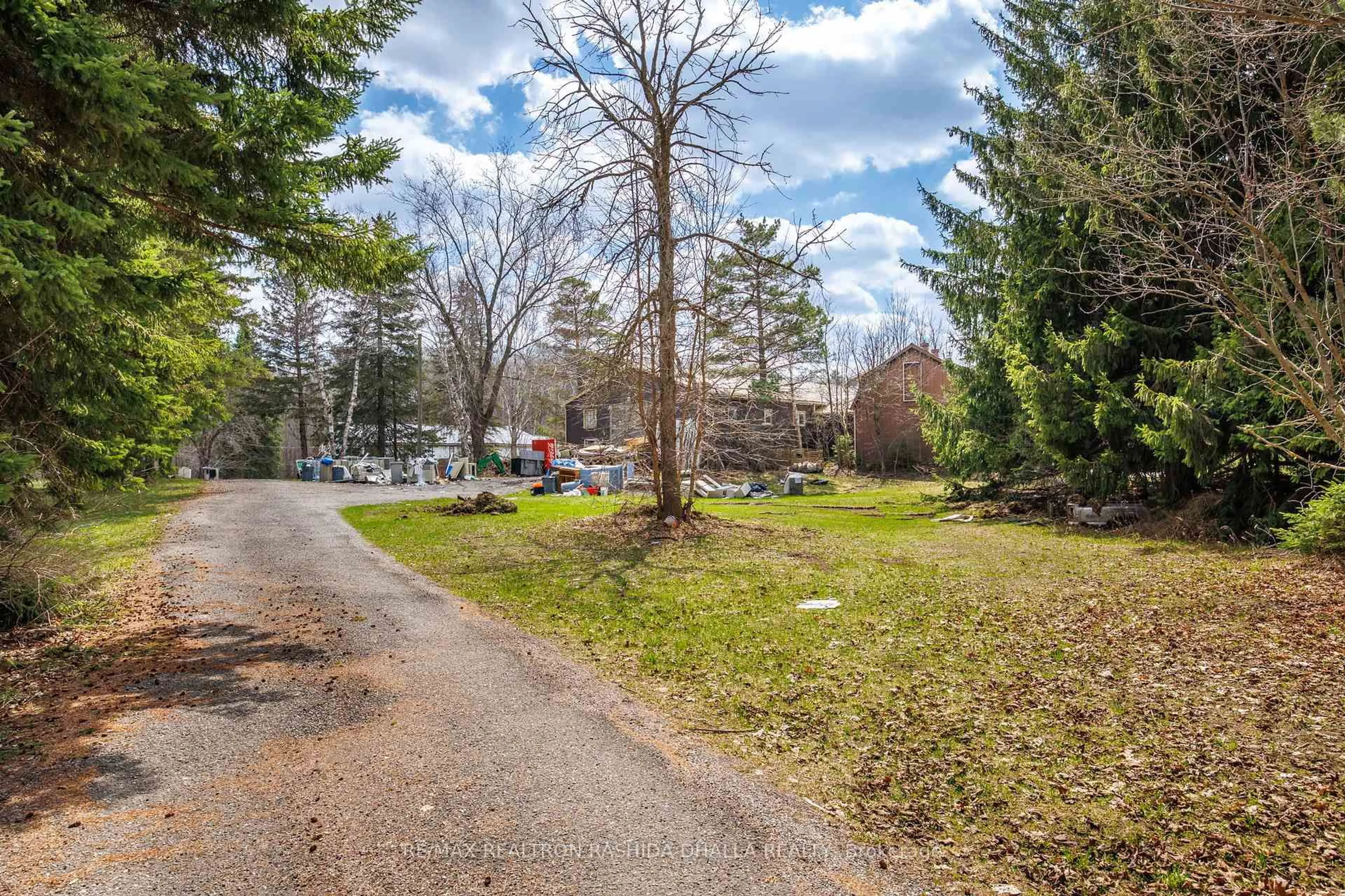 A pic from outside/outdoor area/front of a property/back of a property/a pic from drone, street for 443 Regional Rd 21, Uxbridge Ontario L0C 1A0