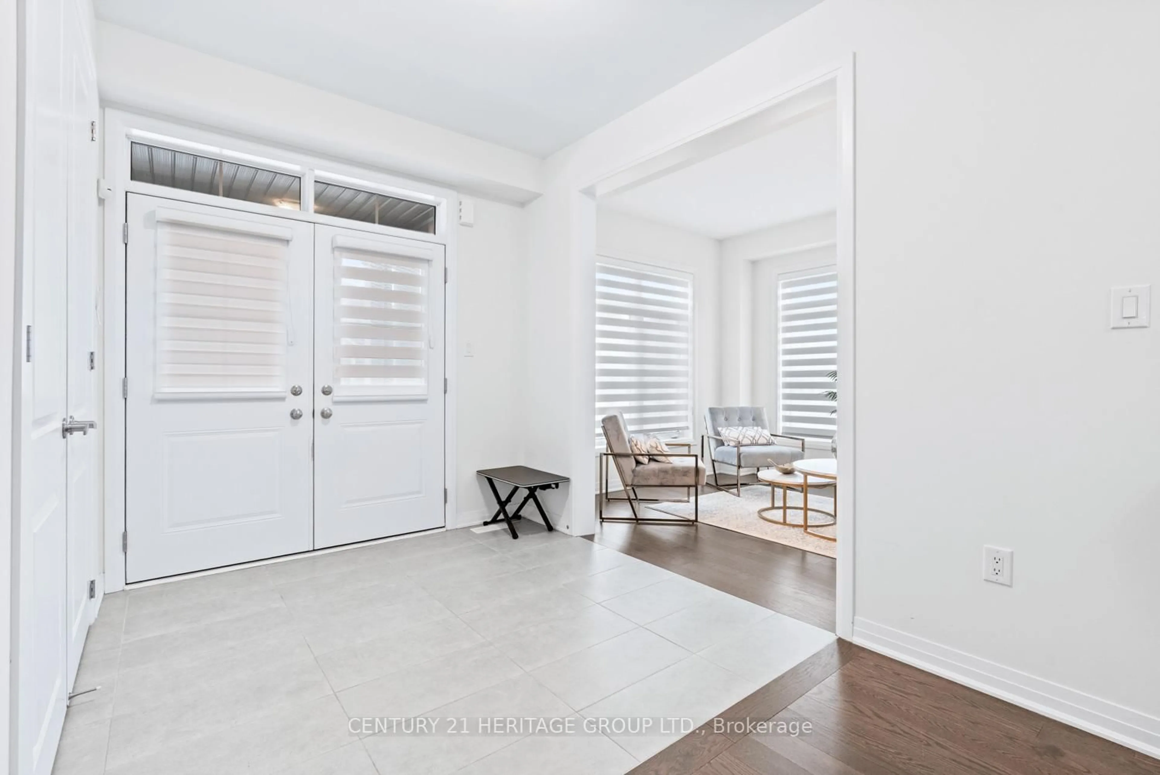 Indoor entryway for 1614 Sharpe St, Innisfil Ontario L9S 0R1