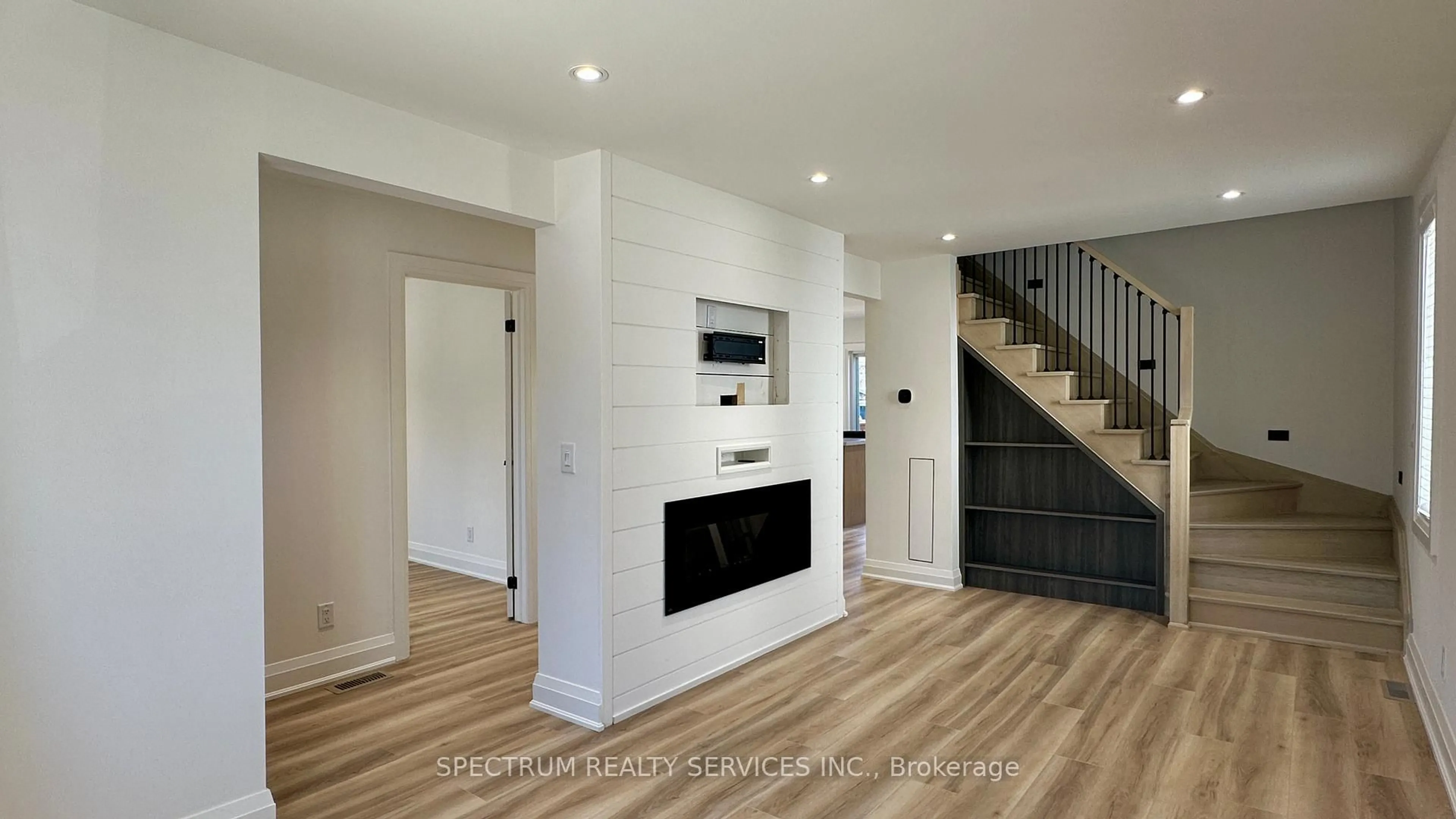 Unknown for 36 Queen St, New Tecumseth Ontario L0G 1W0