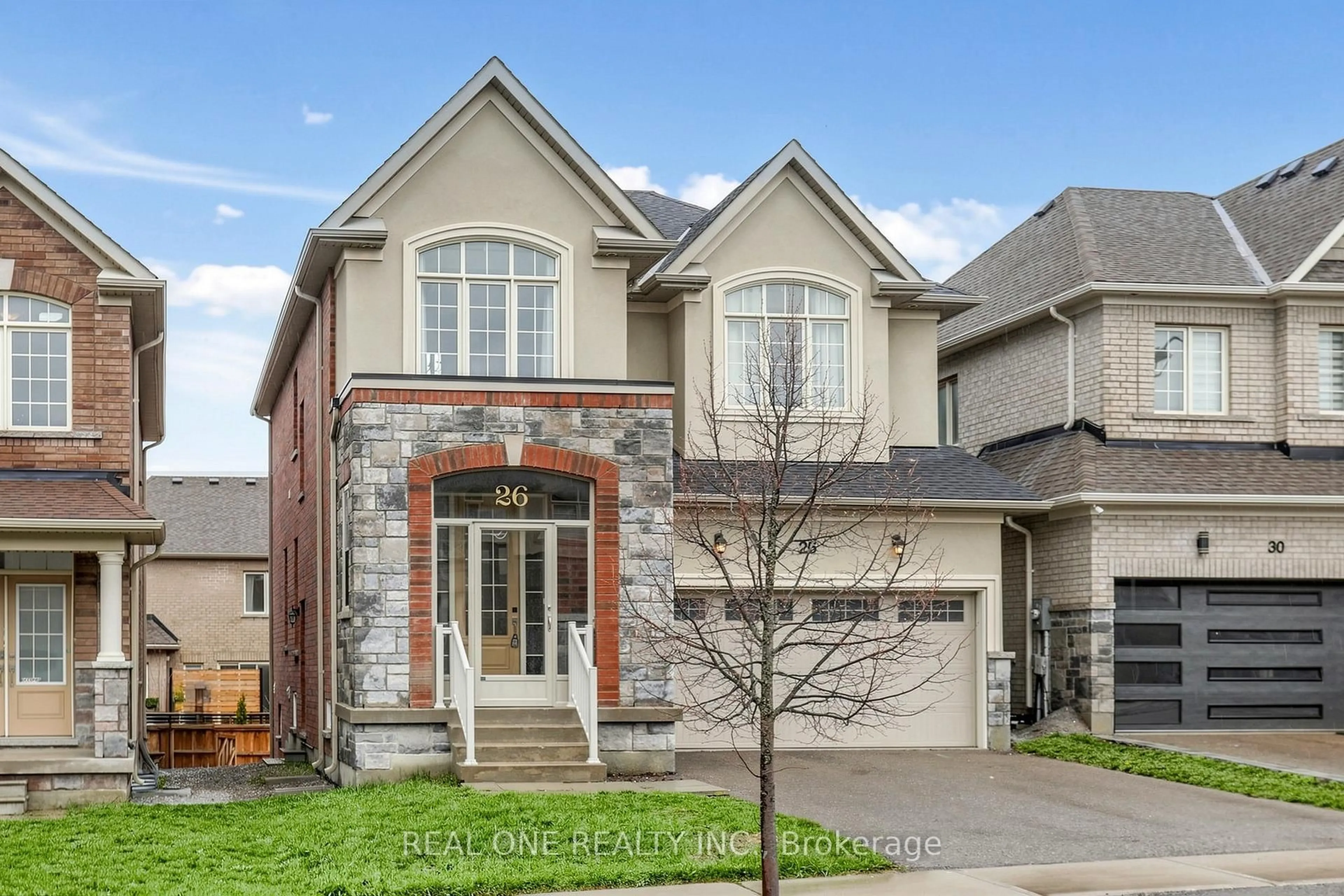 Home with brick exterior material, street for 26 Mondial Cres, East Gwillimbury Ontario L0G 1R0