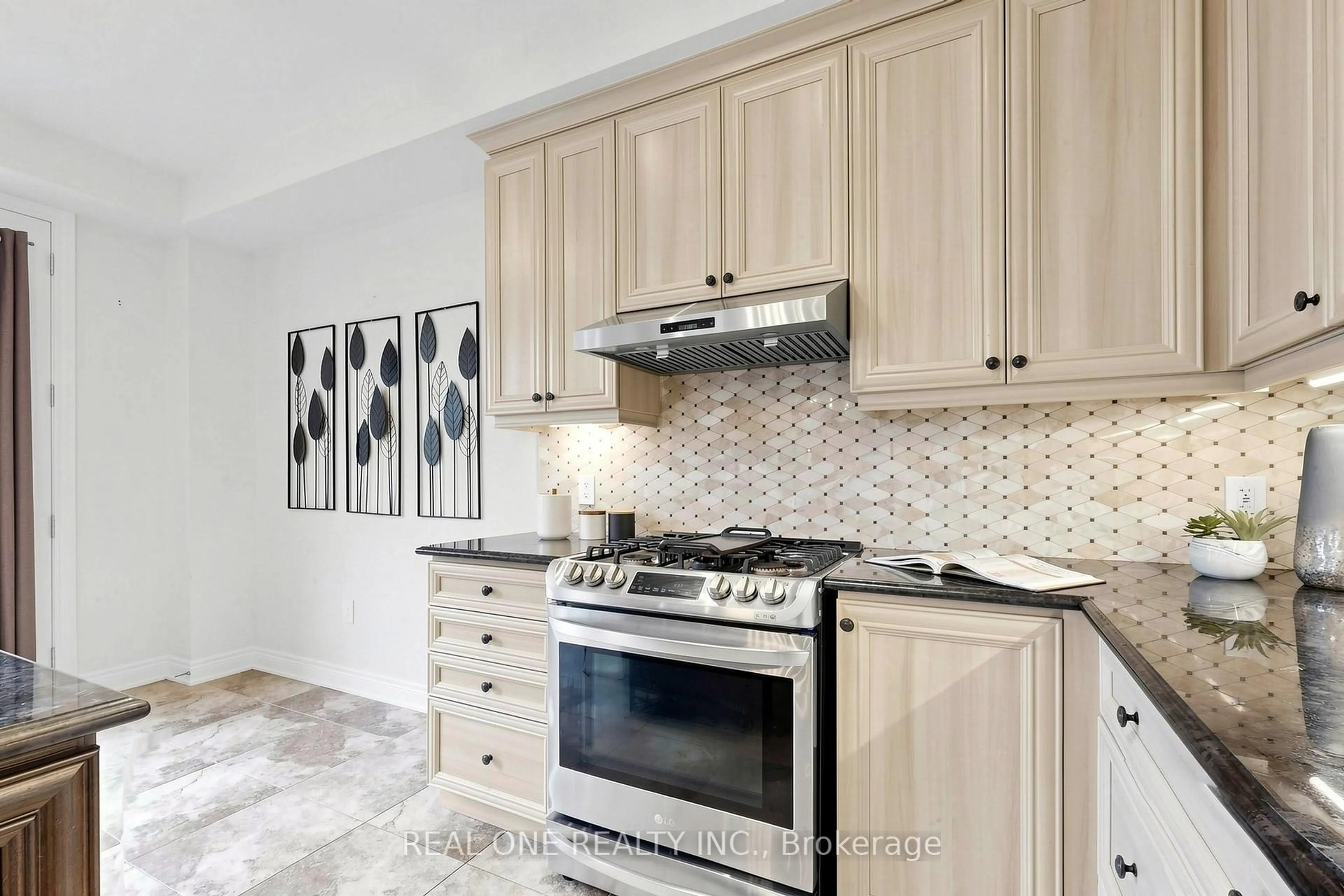 Unknown for 26 Mondial Cres, East Gwillimbury Ontario L0G 1R0