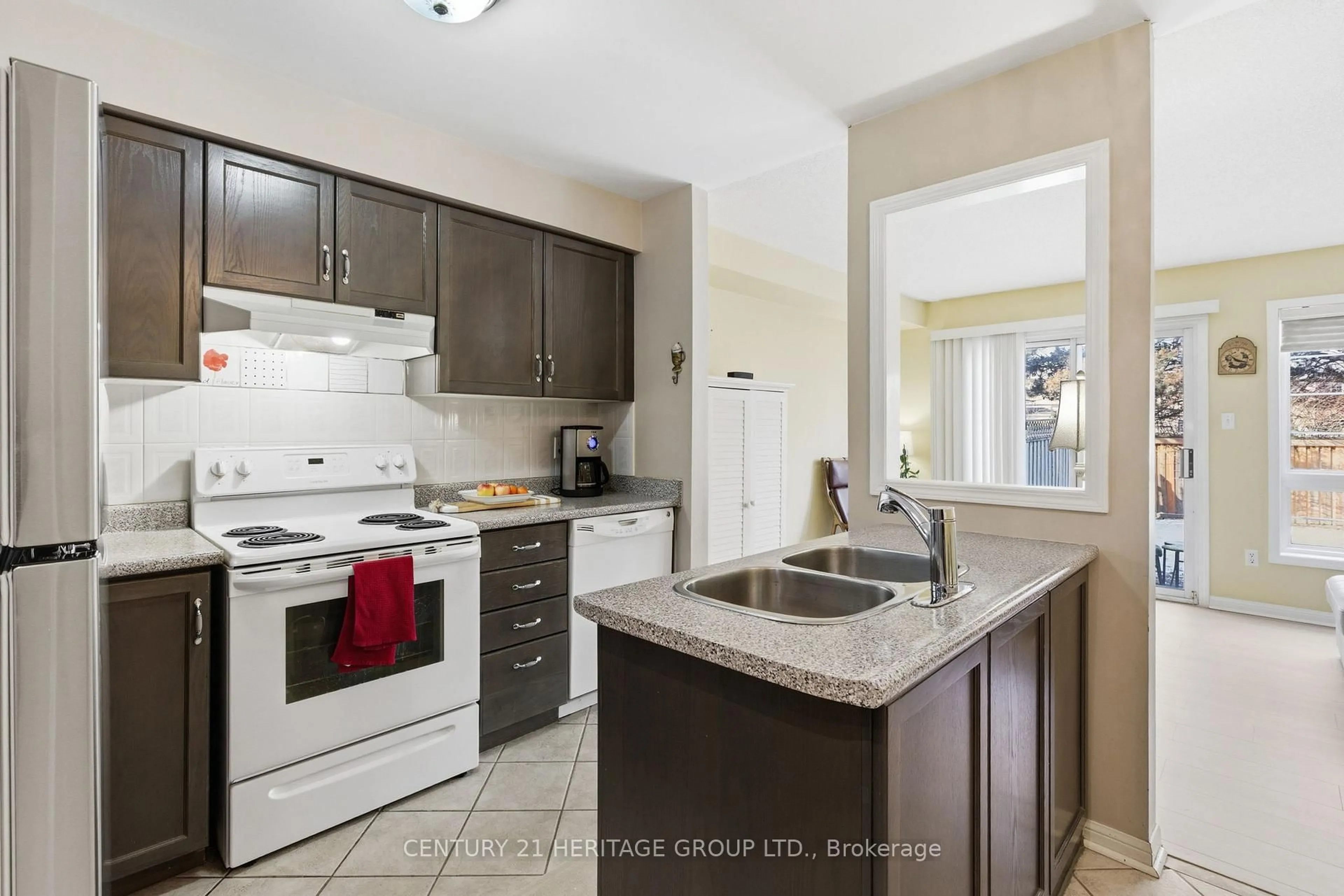 Standard kitchen, ceramic/tile floor for 551 Tugwell Pl #24, Newmarket Ontario L3Y 8S5