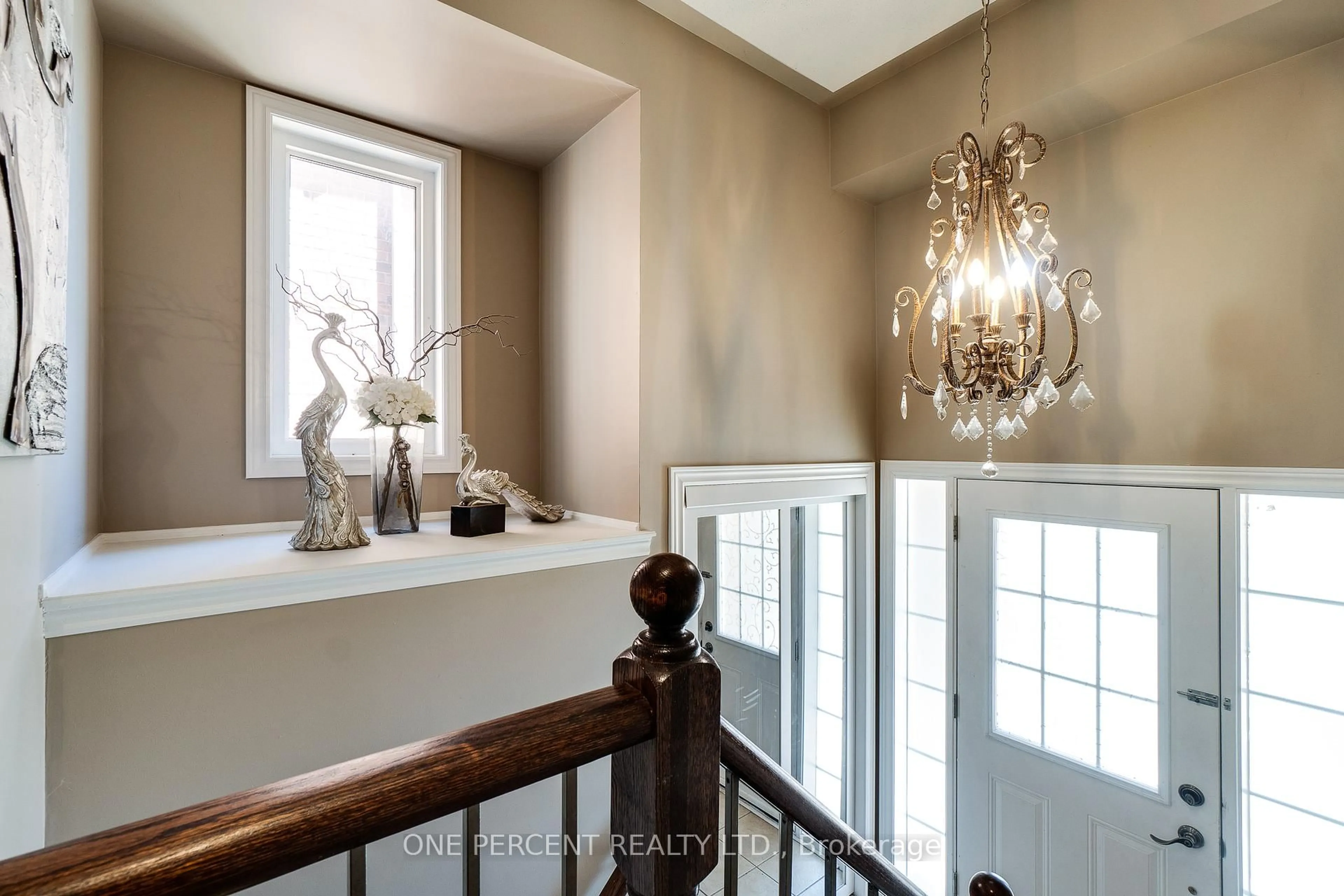 Indoor entryway for 38 Bowkett Dr, Richmond Hill Ontario L4E 0J7