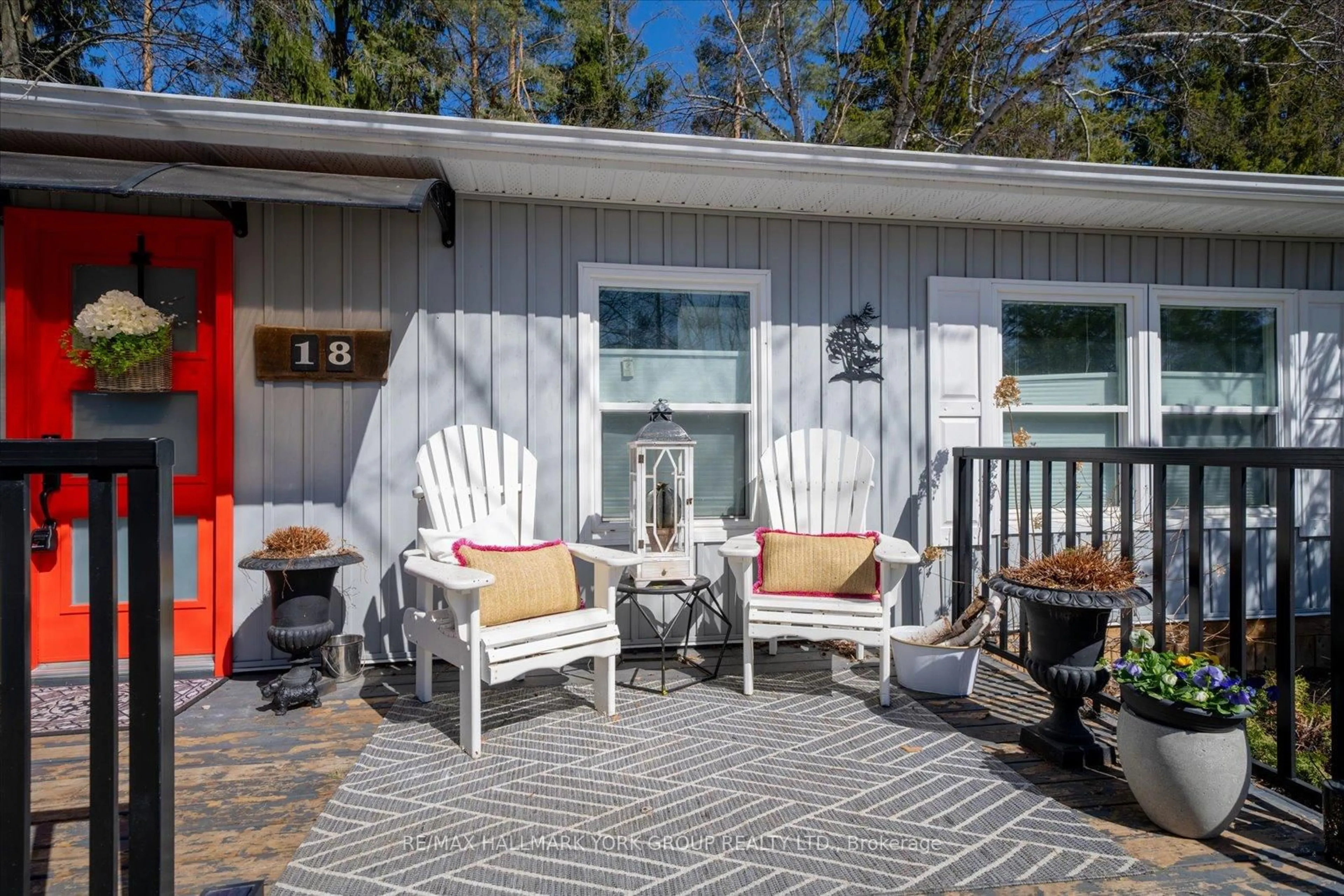 Patio, unknown for 18 Cherrywood Lane, Innisfil Ontario L9S 1M6
