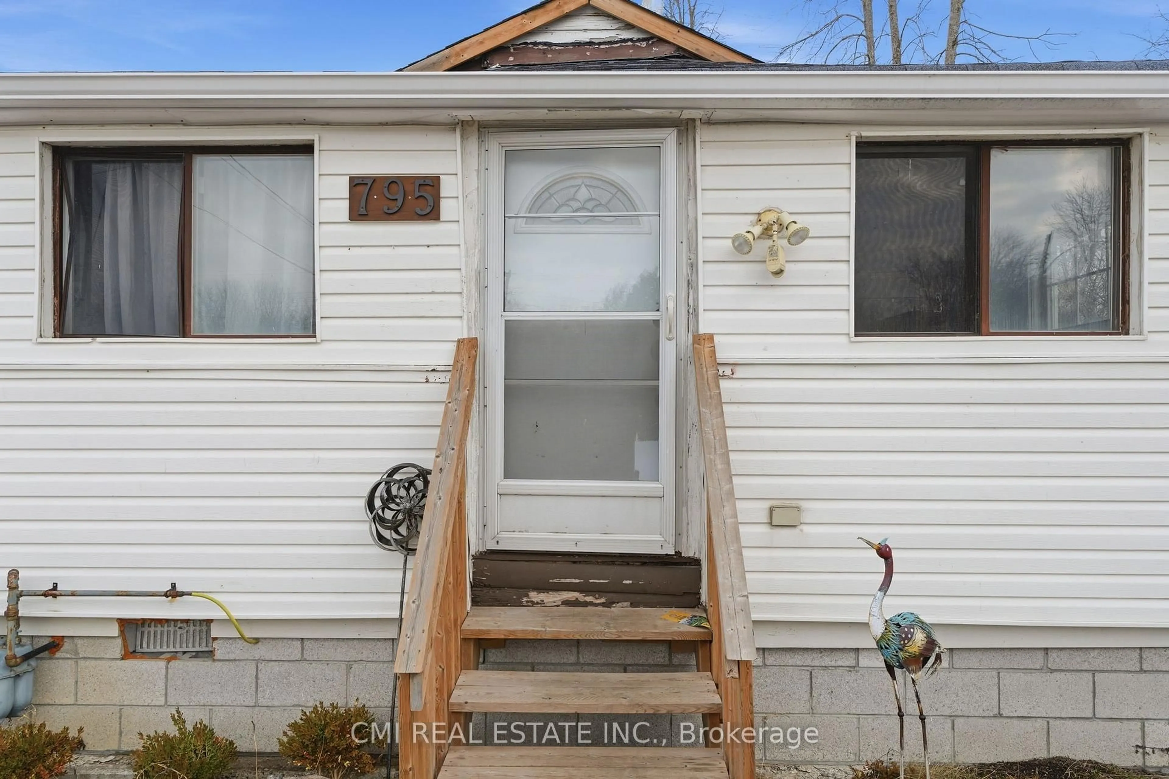 Unknown for 795 Third Ave, Georgina Ontario L0E 1S0