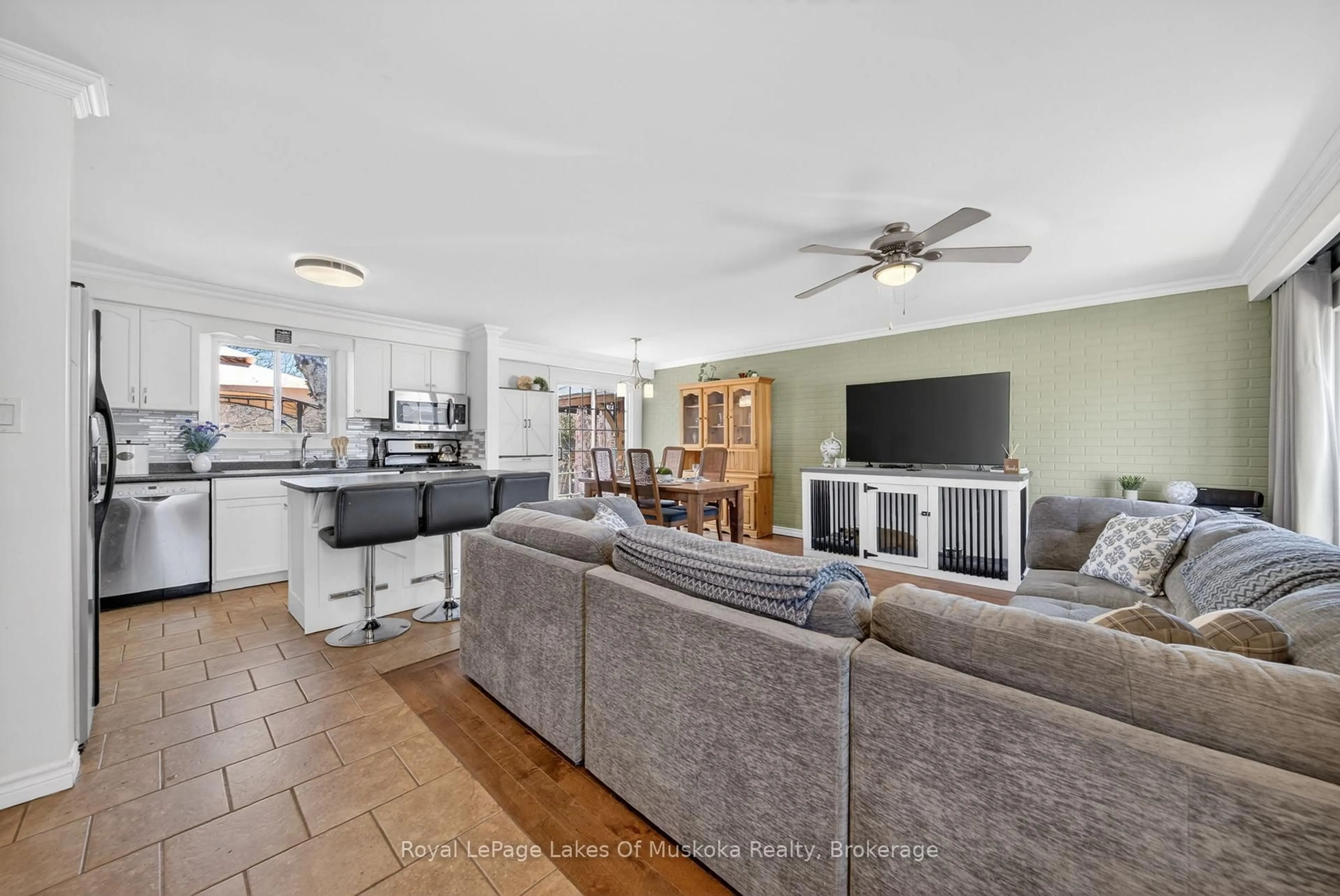 Open concept kitchen, unknown for 271 Lakeland Cres, Brock Ontario L0K 1A0