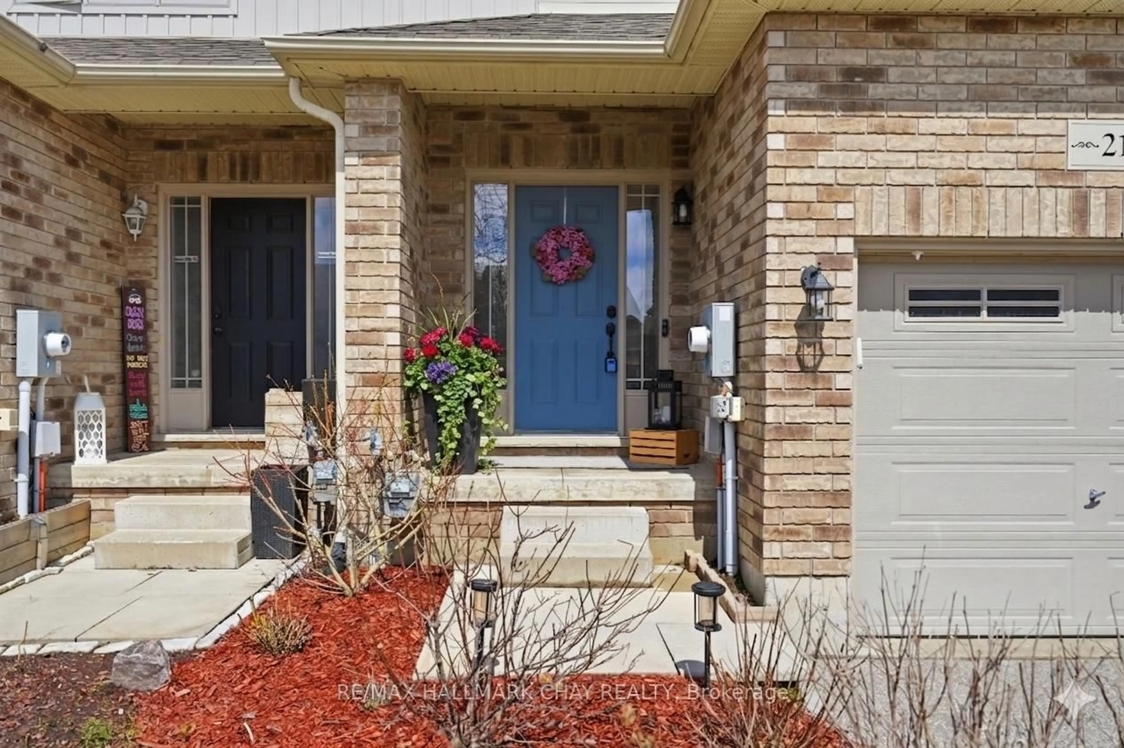 Home with brick exterior material, street for 215 Banting Cres, Essa Ontario L3W 0P8