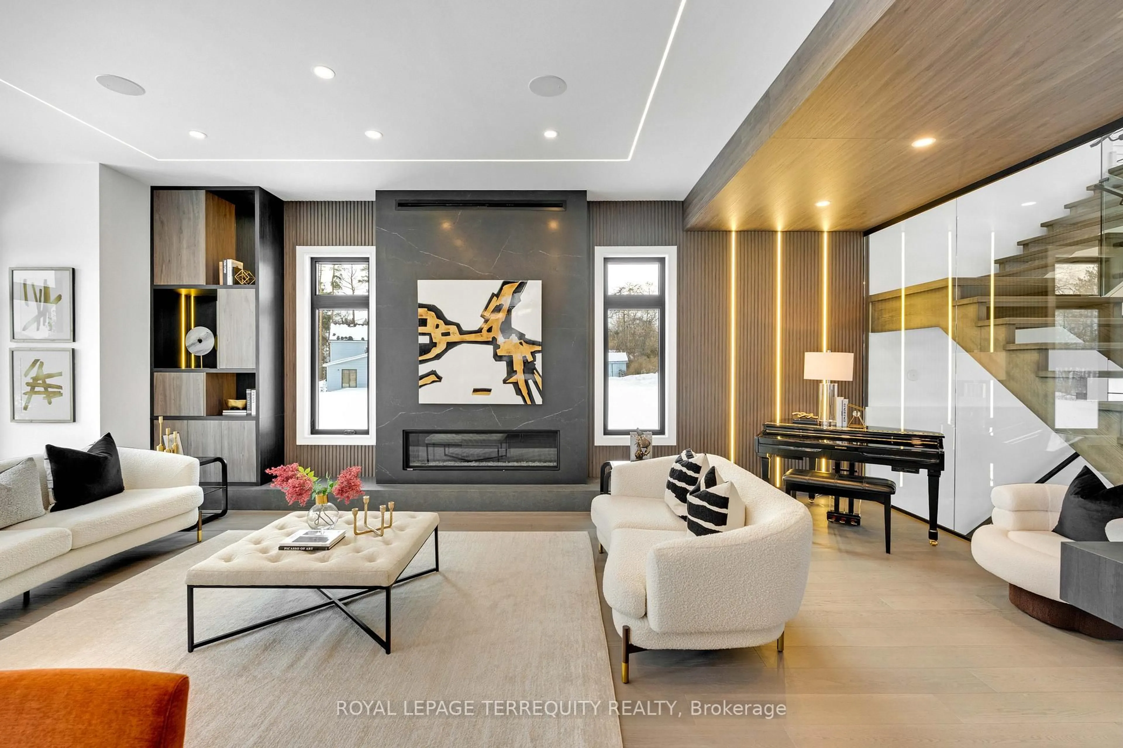 Lobby for 17 Connor Dr, Whitchurch-Stouffville Ontario L4A 2Z1