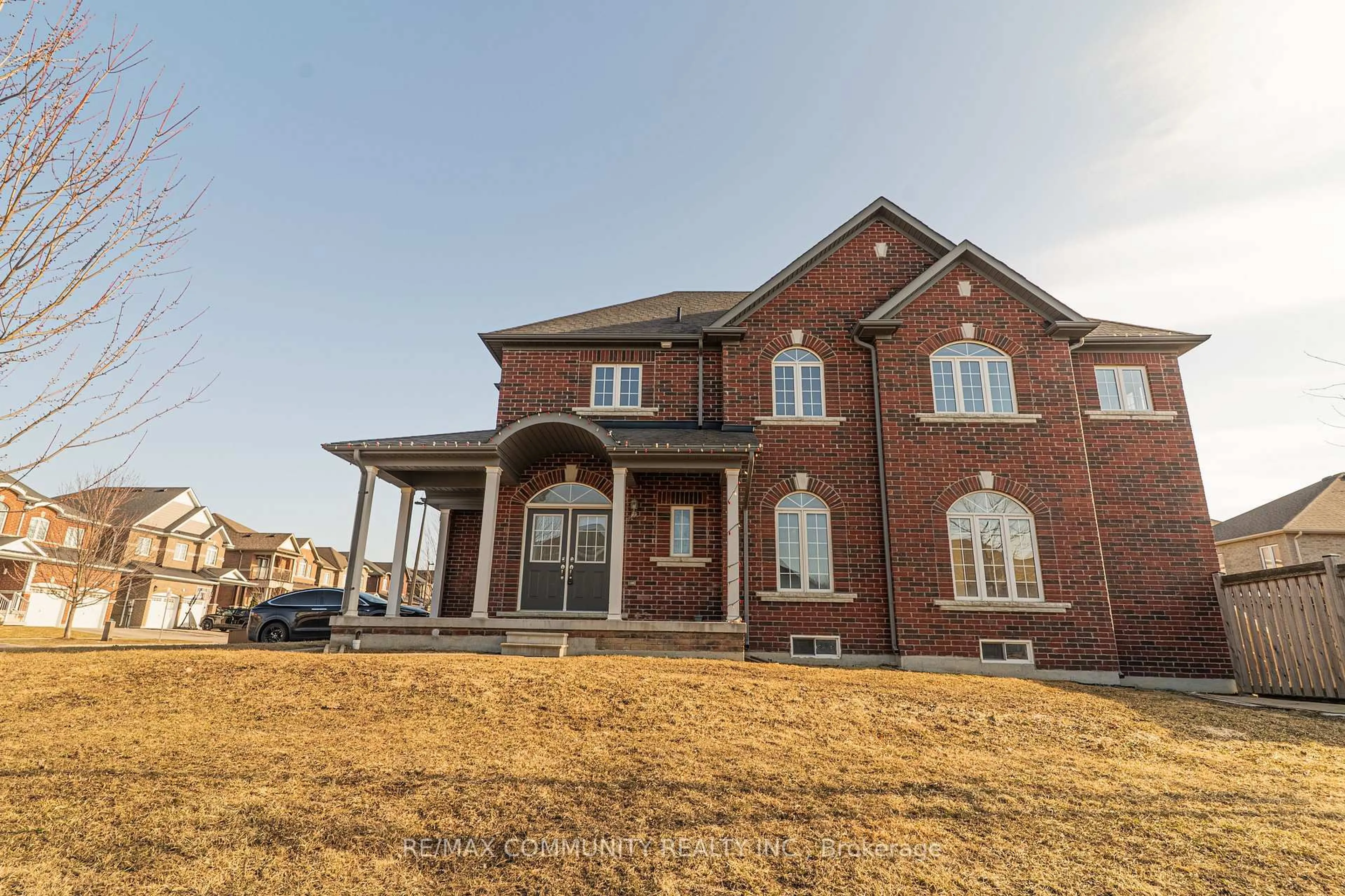 Home with brick exterior material, building for 27 Bamburg St, Georgina Ontario L0E 1R0