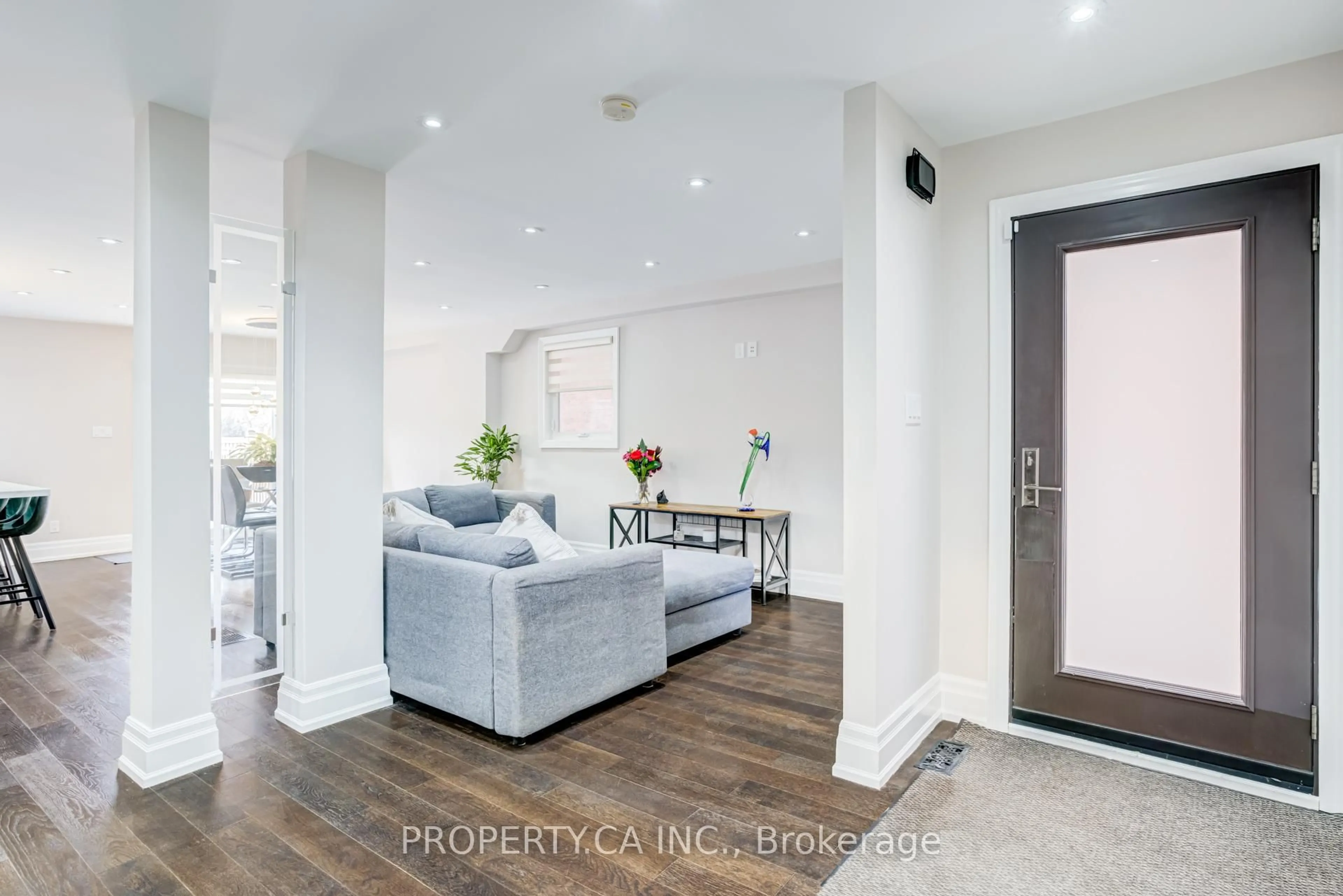 Indoor entryway for 150 Brookmill Dr, Vaughan Ontario L4J 6M2