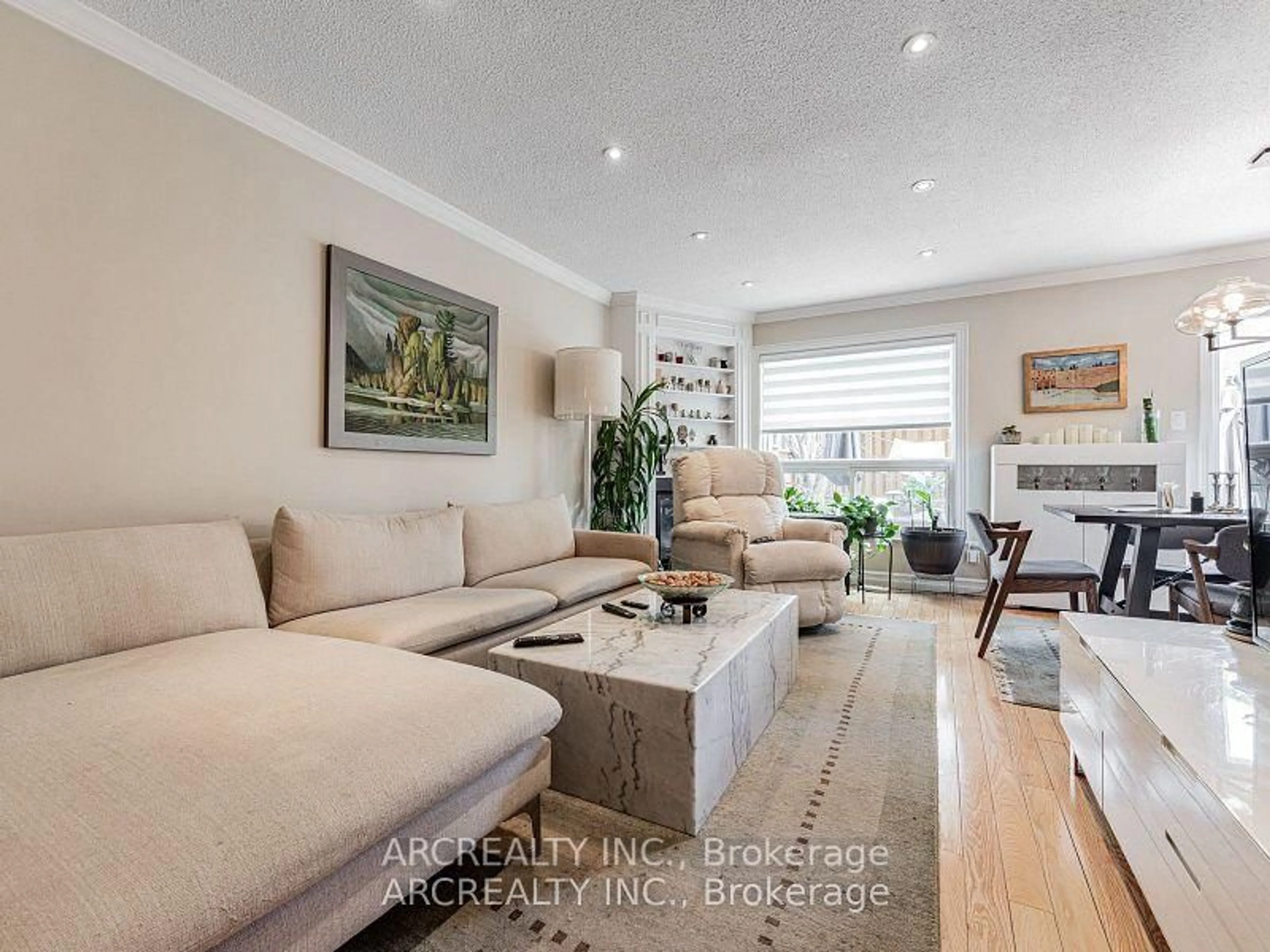 Living room with furniture, unknown for 49 White Blvd, Vaughan Ontario L4J 5Z4