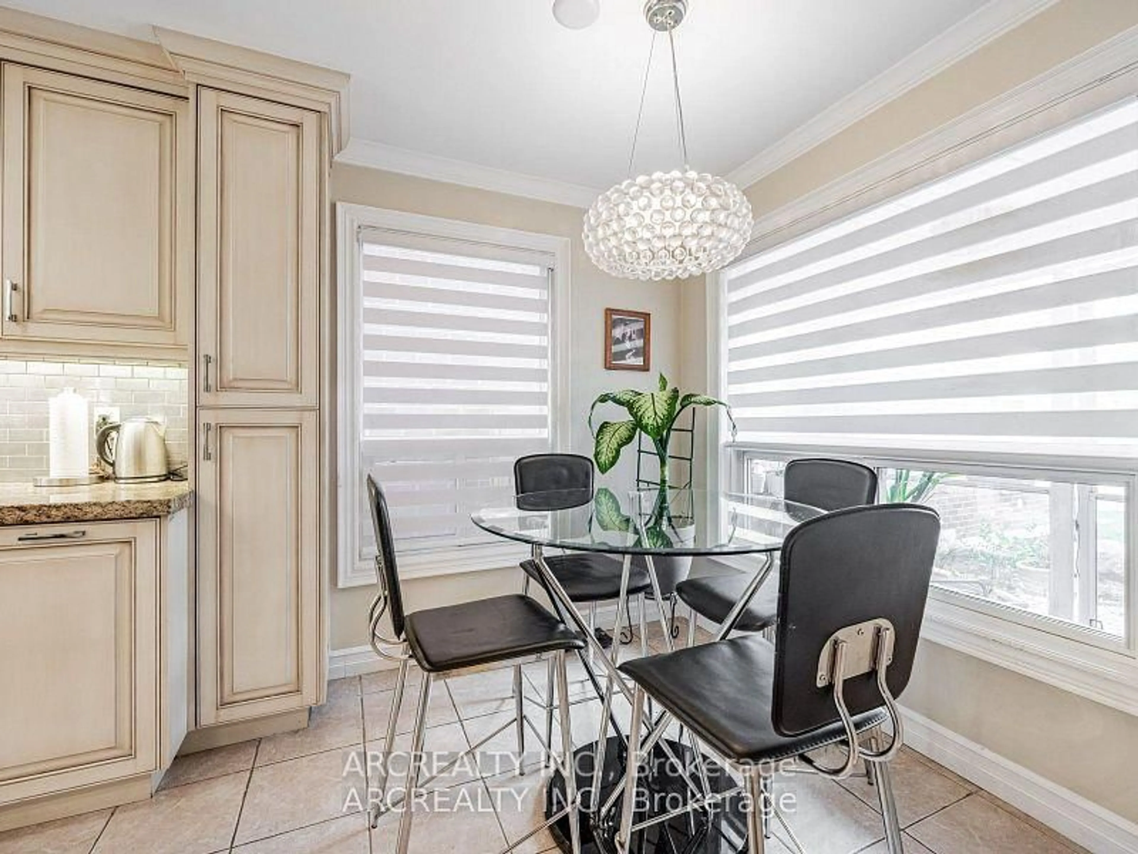 Dining room, unknown for 49 White Blvd, Vaughan Ontario L4J 5Z4