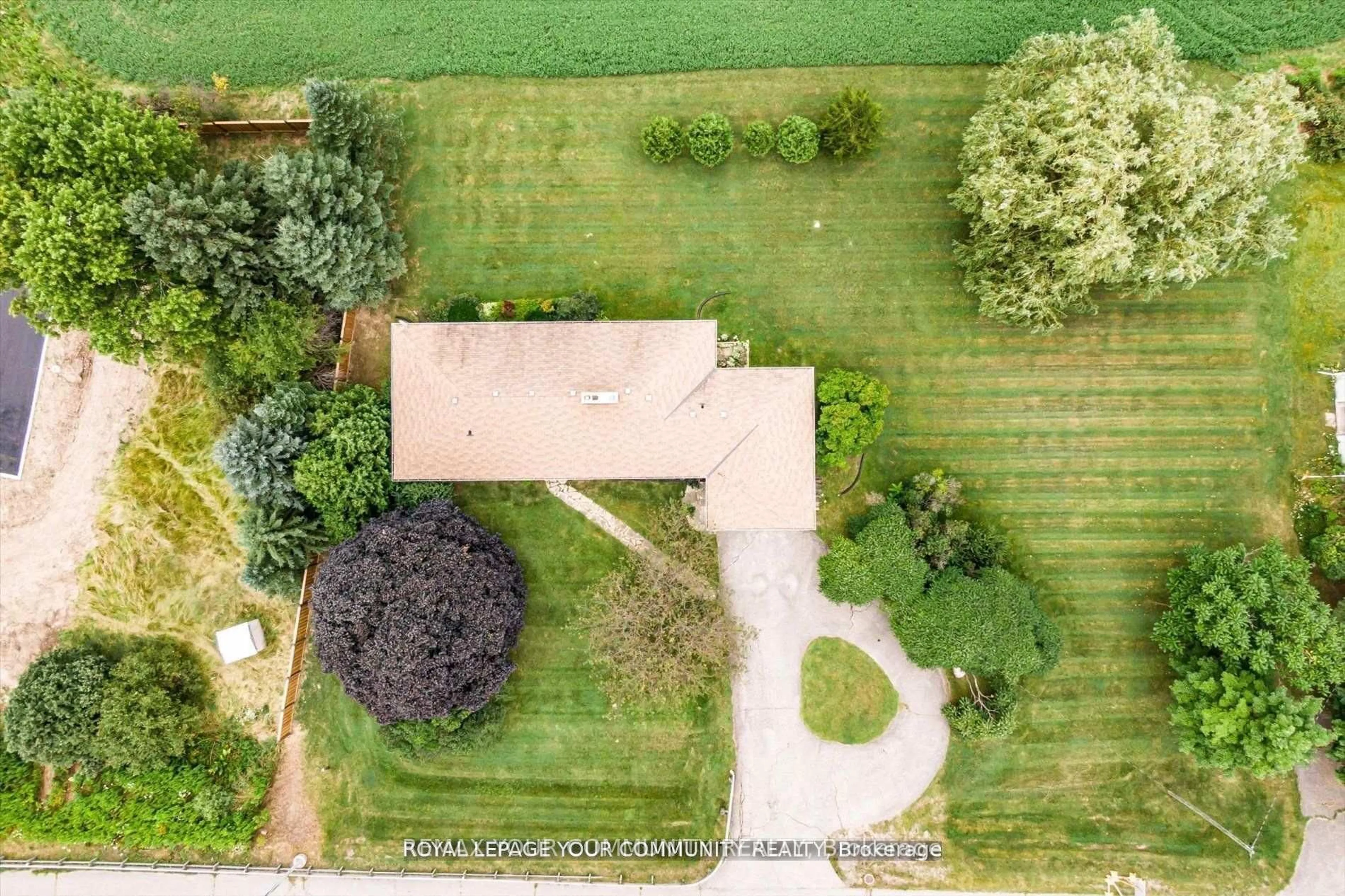 A pic from outside/outdoor area/front of a property/back of a property/a pic from drone, street for 6162 Highway 9, King Ontario L0G 1T0