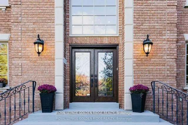 8 Greenvalley Circ, Whitchurch-Stouffville 5