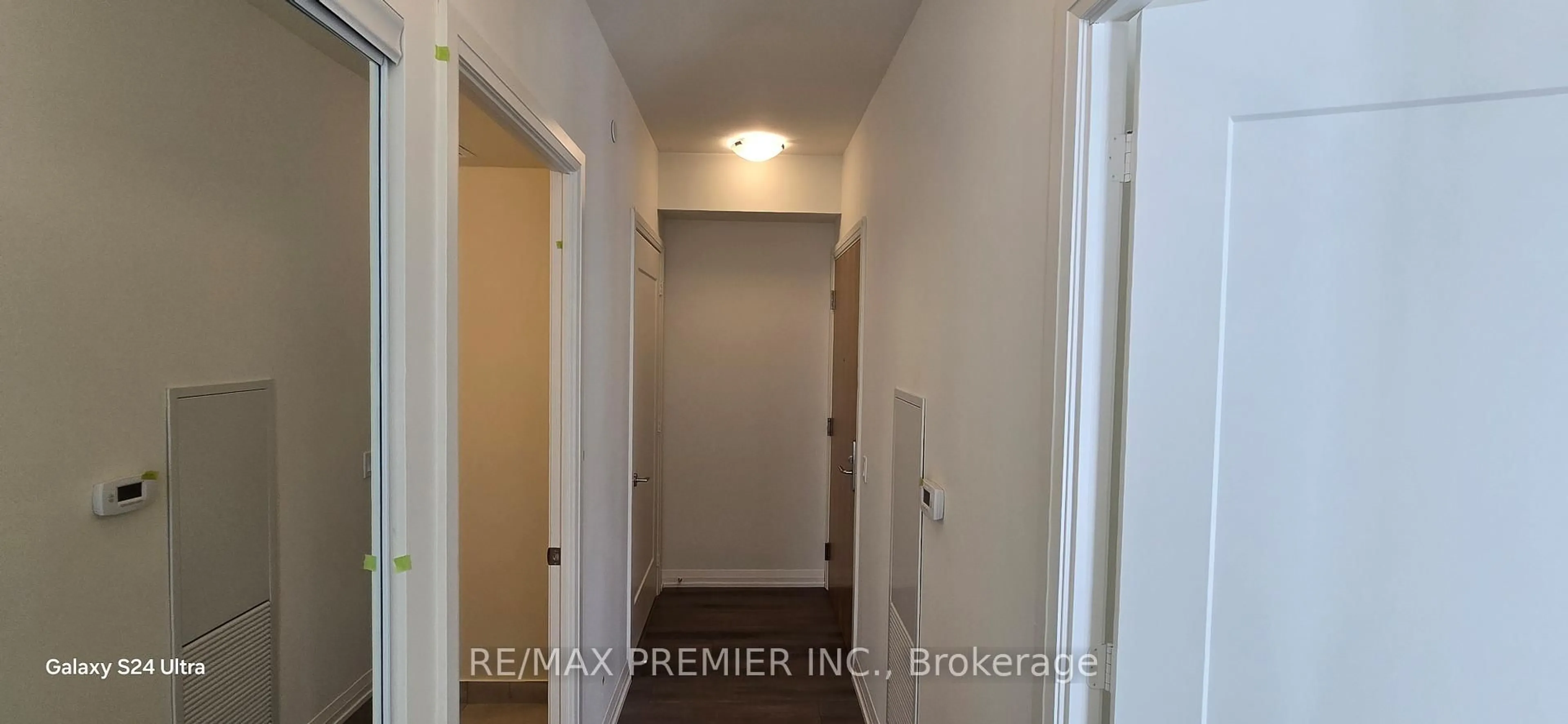 Indoor entryway for 8960 Jane St #1515, Vaughan Ontario L4K 2M9