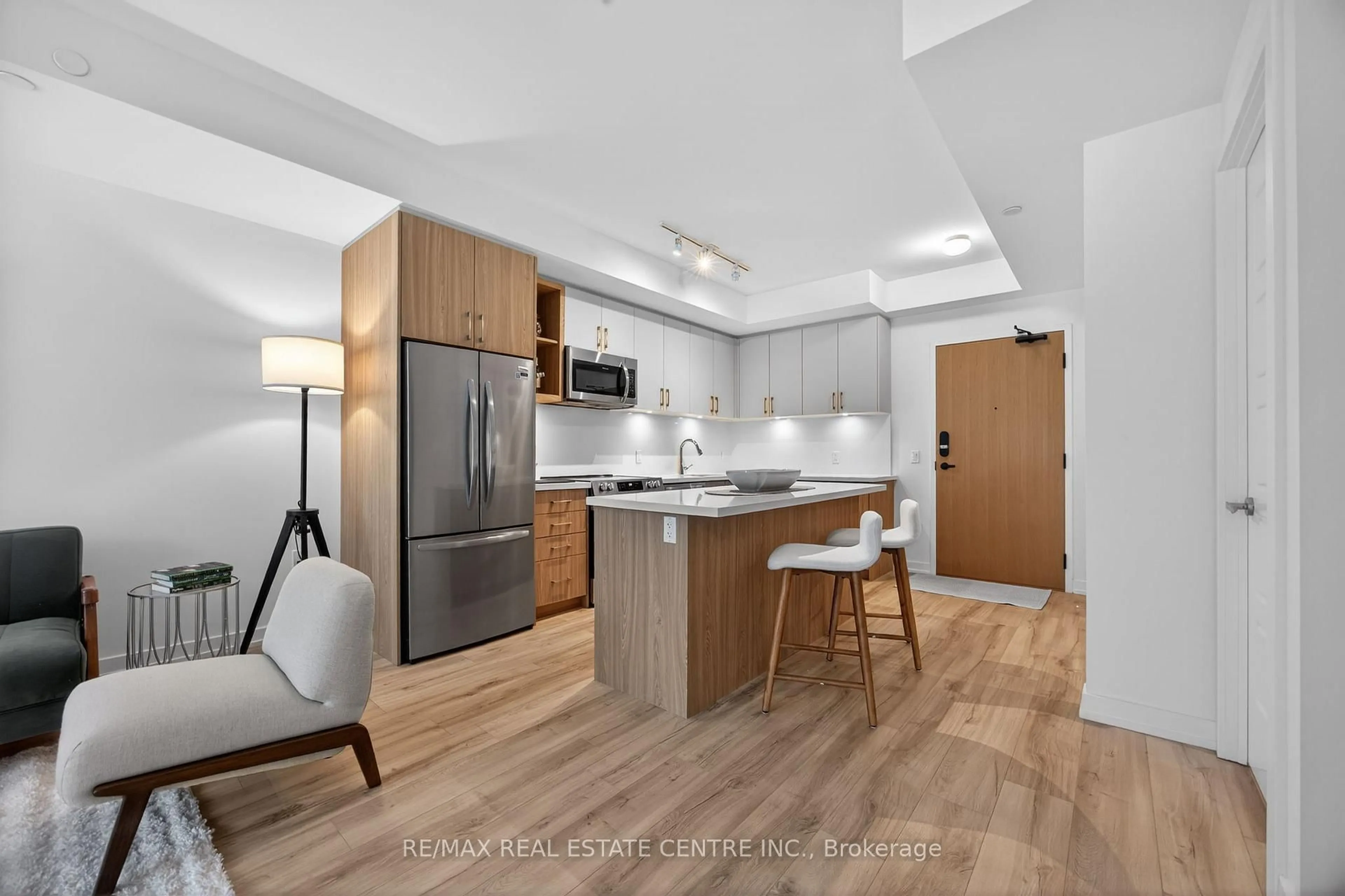 Open concept kitchen, unknown for 333 Sunseeker Ave #262, Innisfil Ontario L9S 0R6