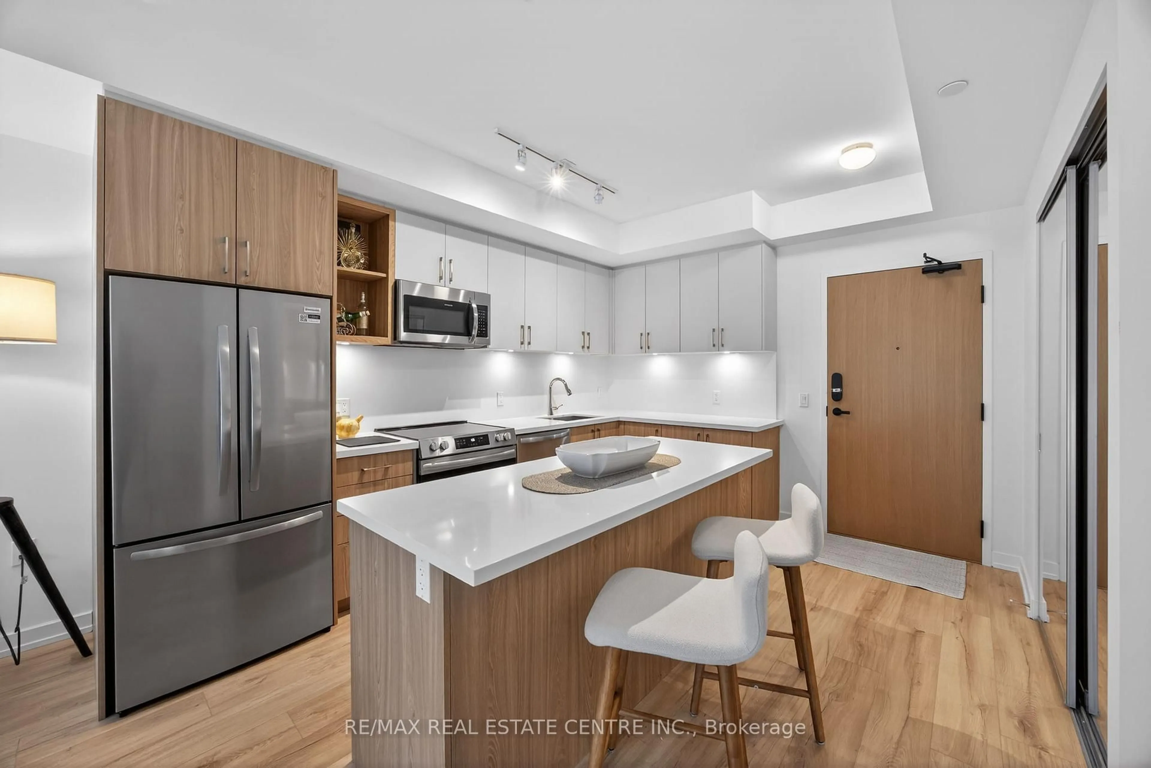 Open concept kitchen, unknown for 333 Sunseeker Ave #262, Innisfil Ontario L9S 0R6