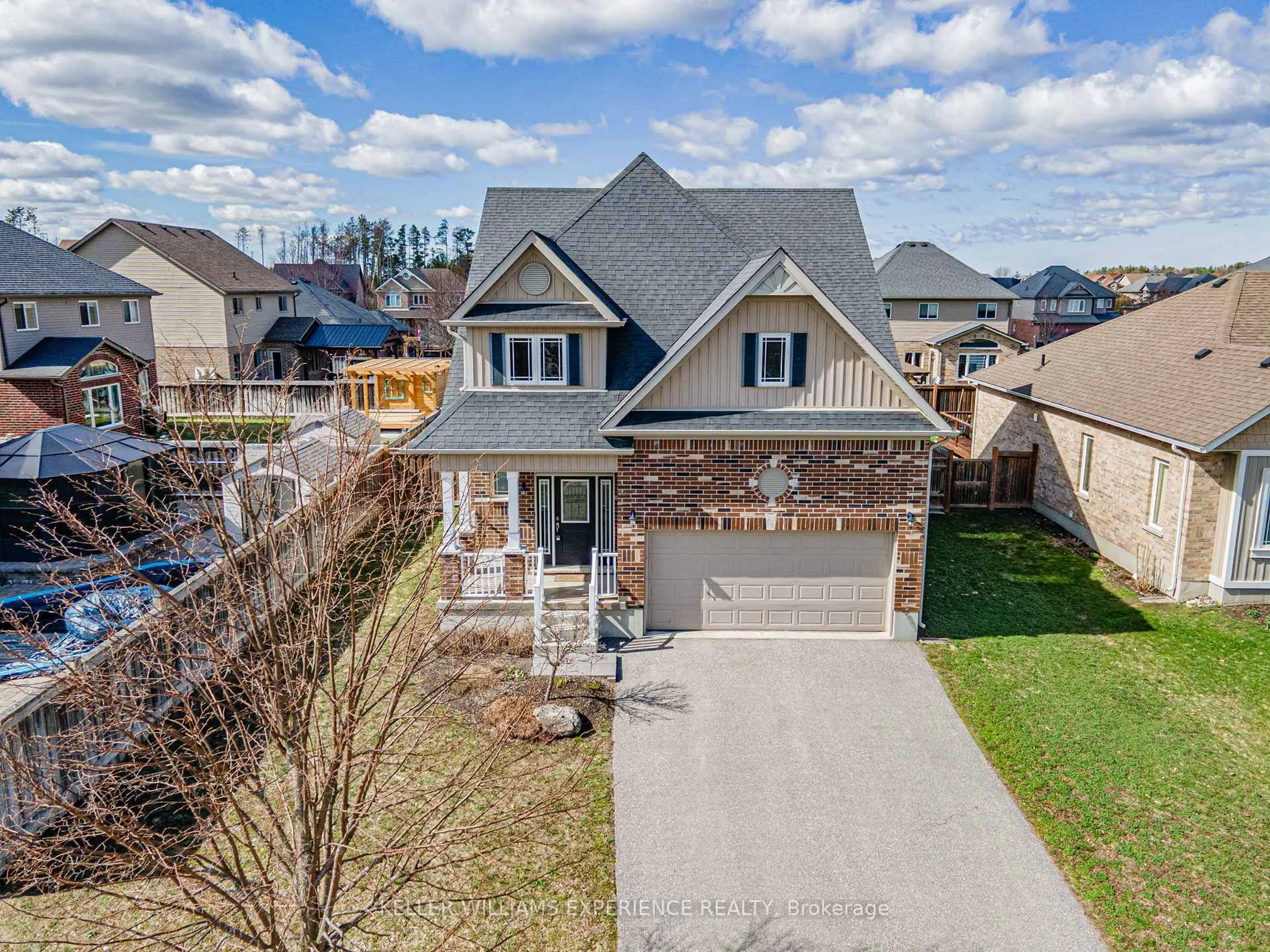 A pic from outside/outdoor area/front of a property/back of a property/a pic from drone, street for 154 Arnold Cres, Essa Ontario L3W 0R1