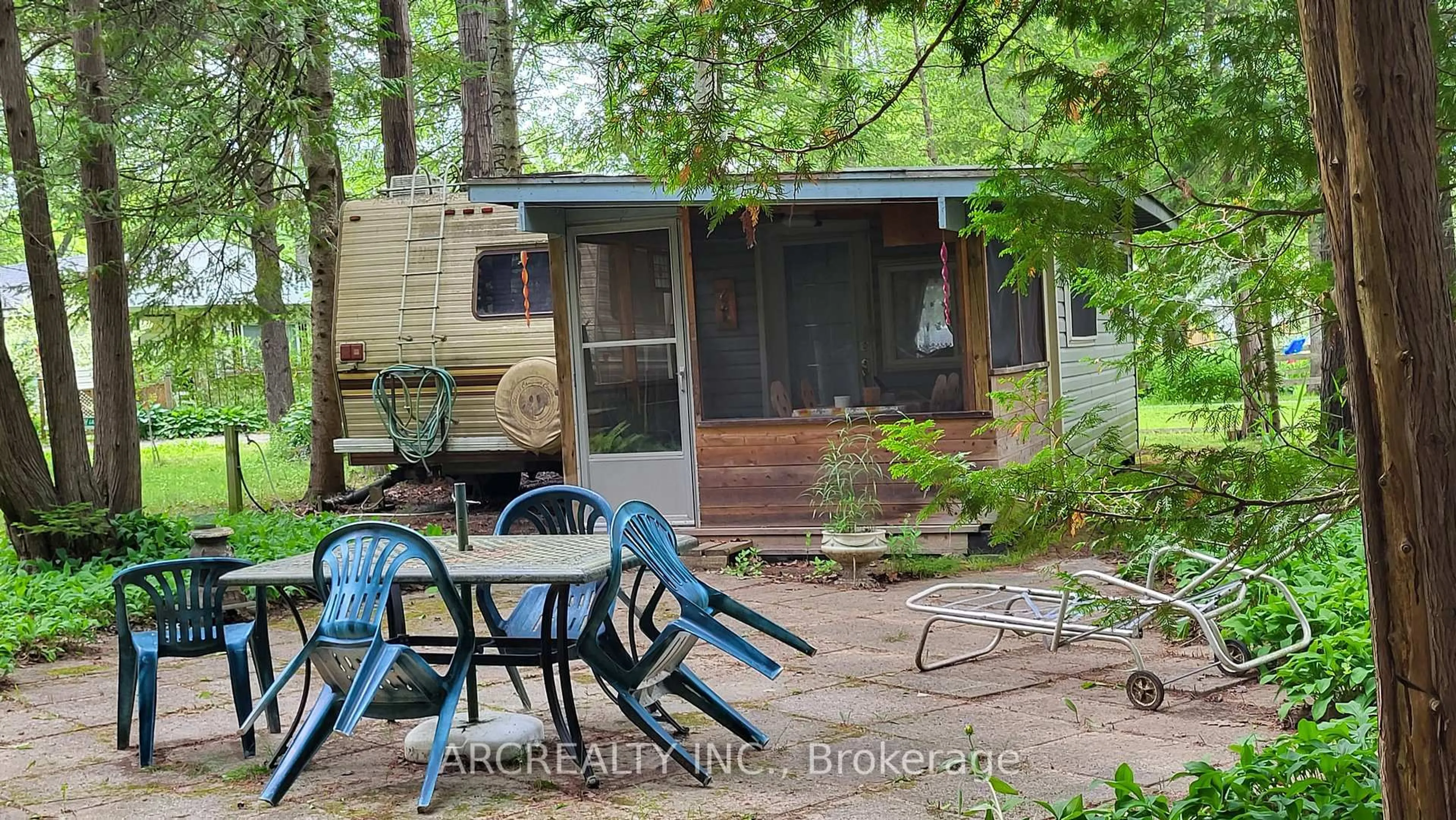 Patio, unknown for 3 Chickadee Dr, Georgina Ontario L0E 1N0