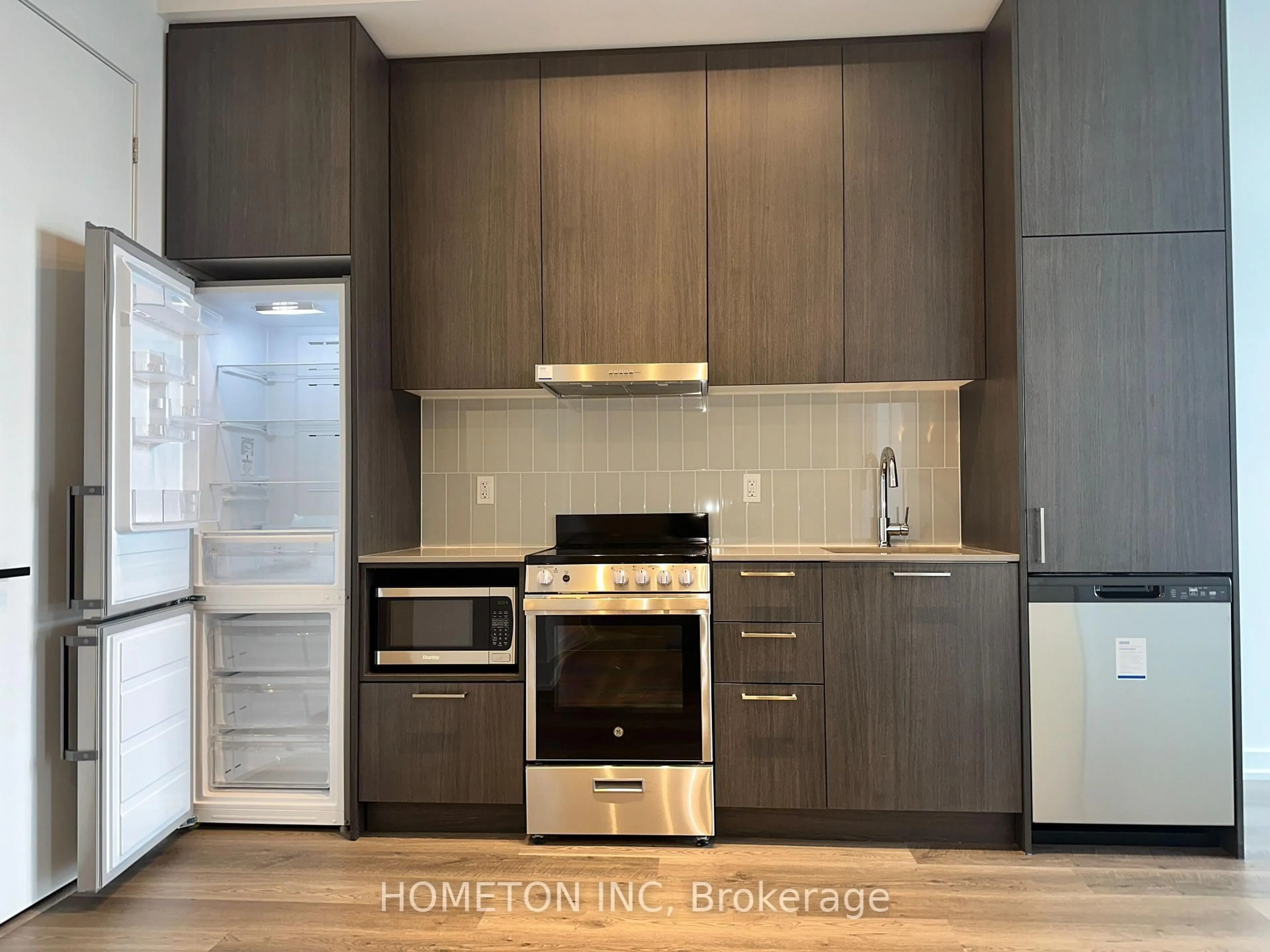 Unknown for 195 Commerce St #2110, Vaughan Ontario L4K 0P9