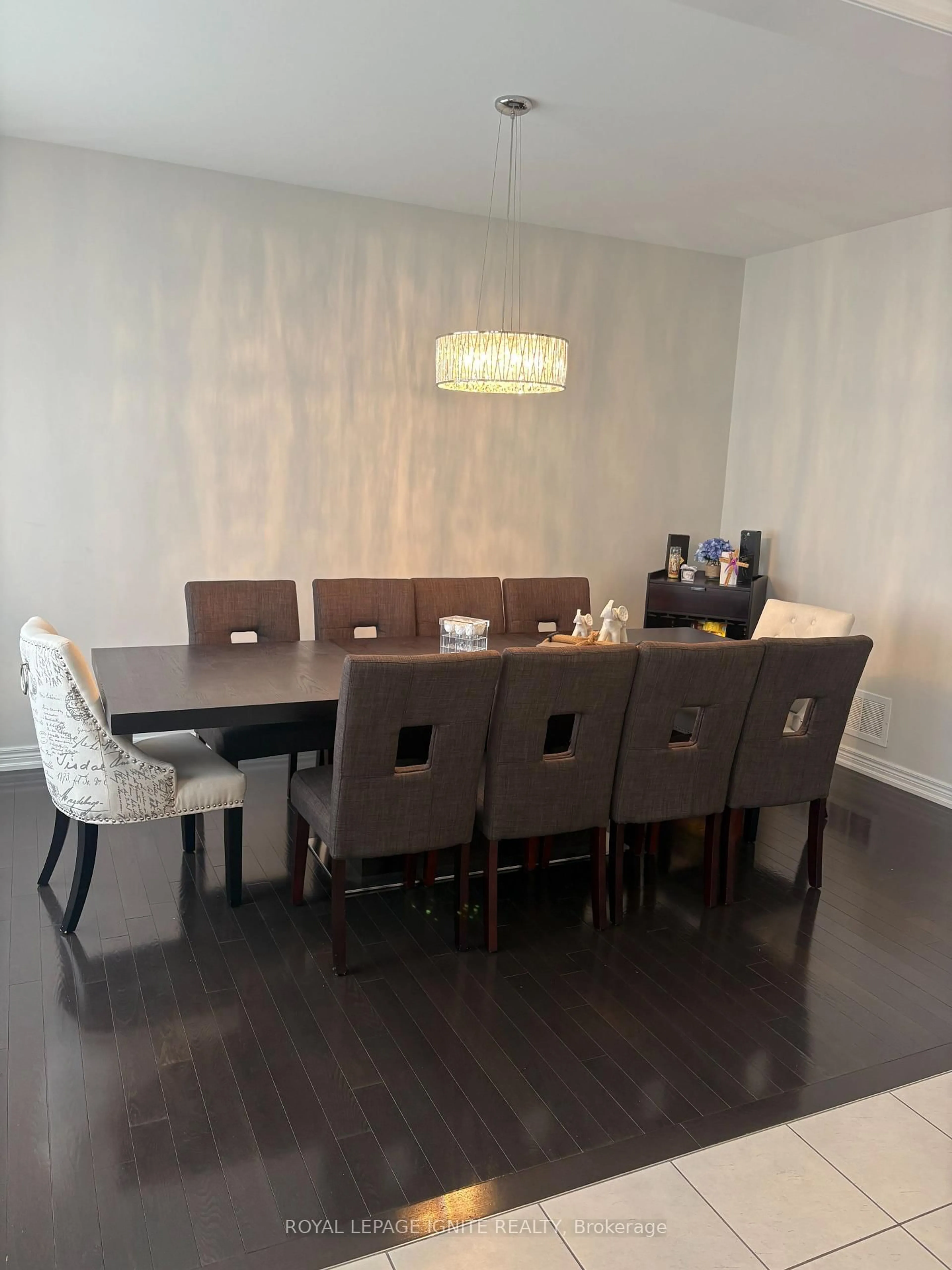 Dining room, wood/laminate floor for 209 Barons St, Vaughan Ontario L4H 3Z3