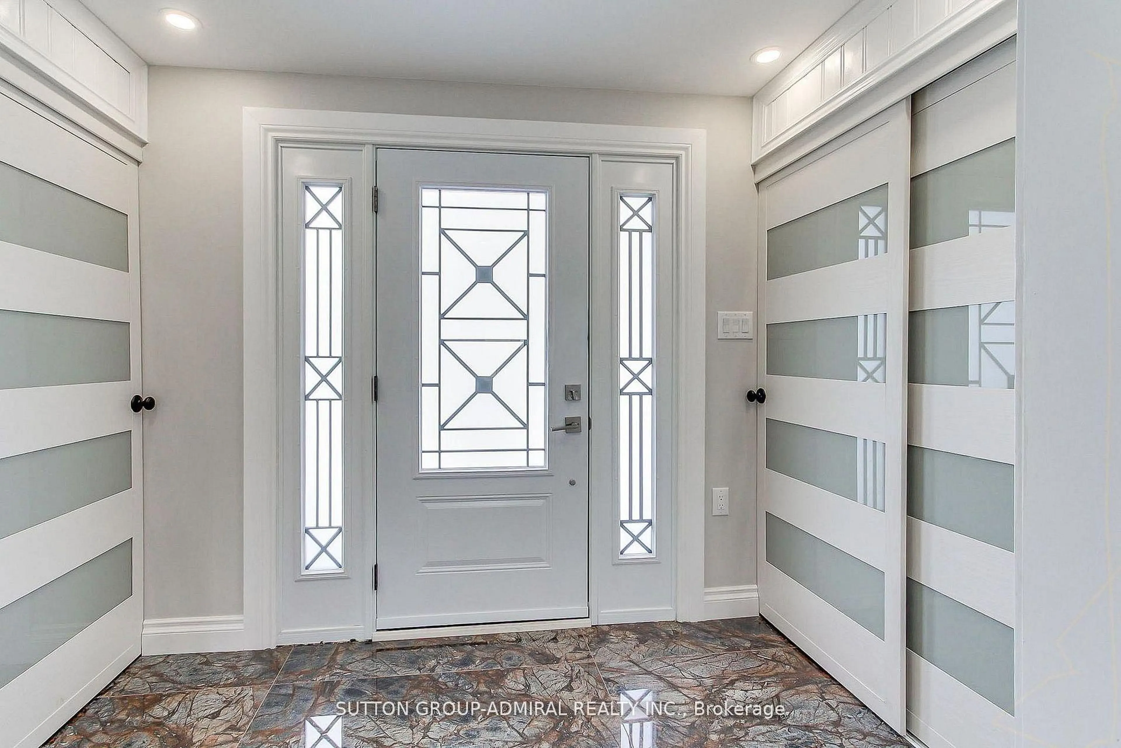 Indoor entryway for 7205 19th Side Rd, King Ontario L0G 1T0