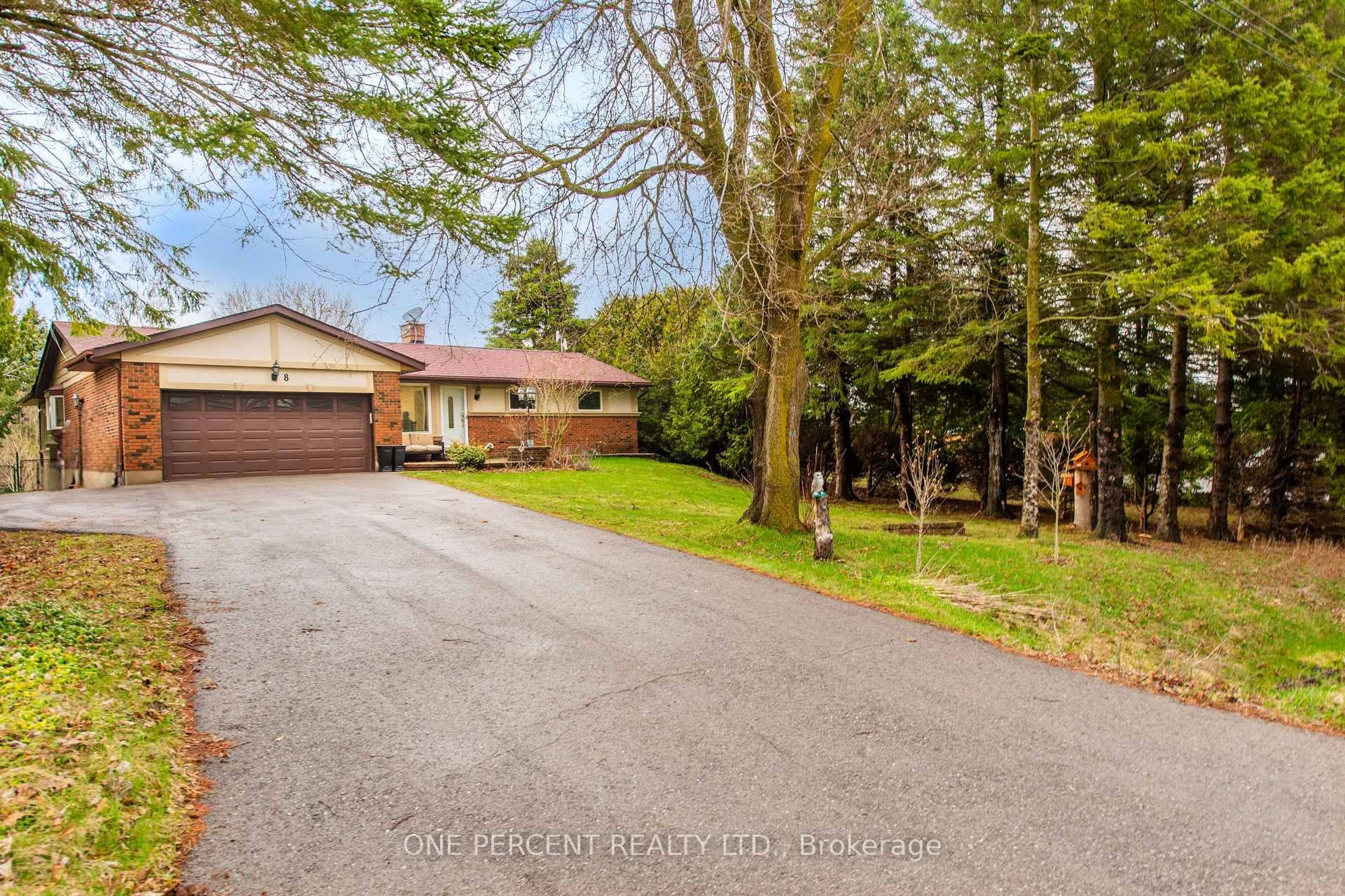 A pic from outside/outdoor area/front of a property/back of a property/a pic from drone, street for 8 Cardwell Crt, Adjala-Tosorontio Ontario L0G 1W0