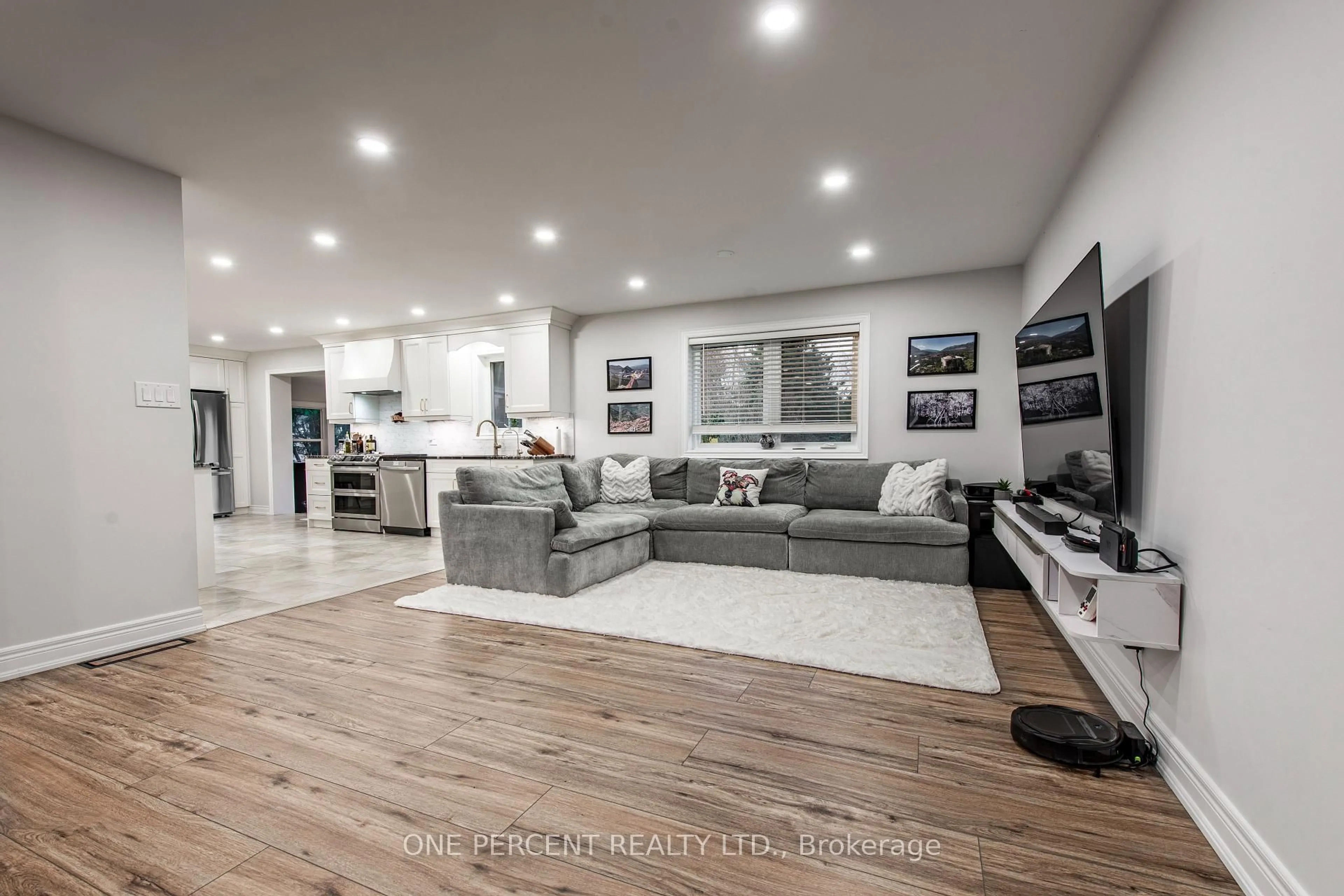 Unknown for 8 Cardwell Crt, Adjala-Tosorontio Ontario L0G 1W0