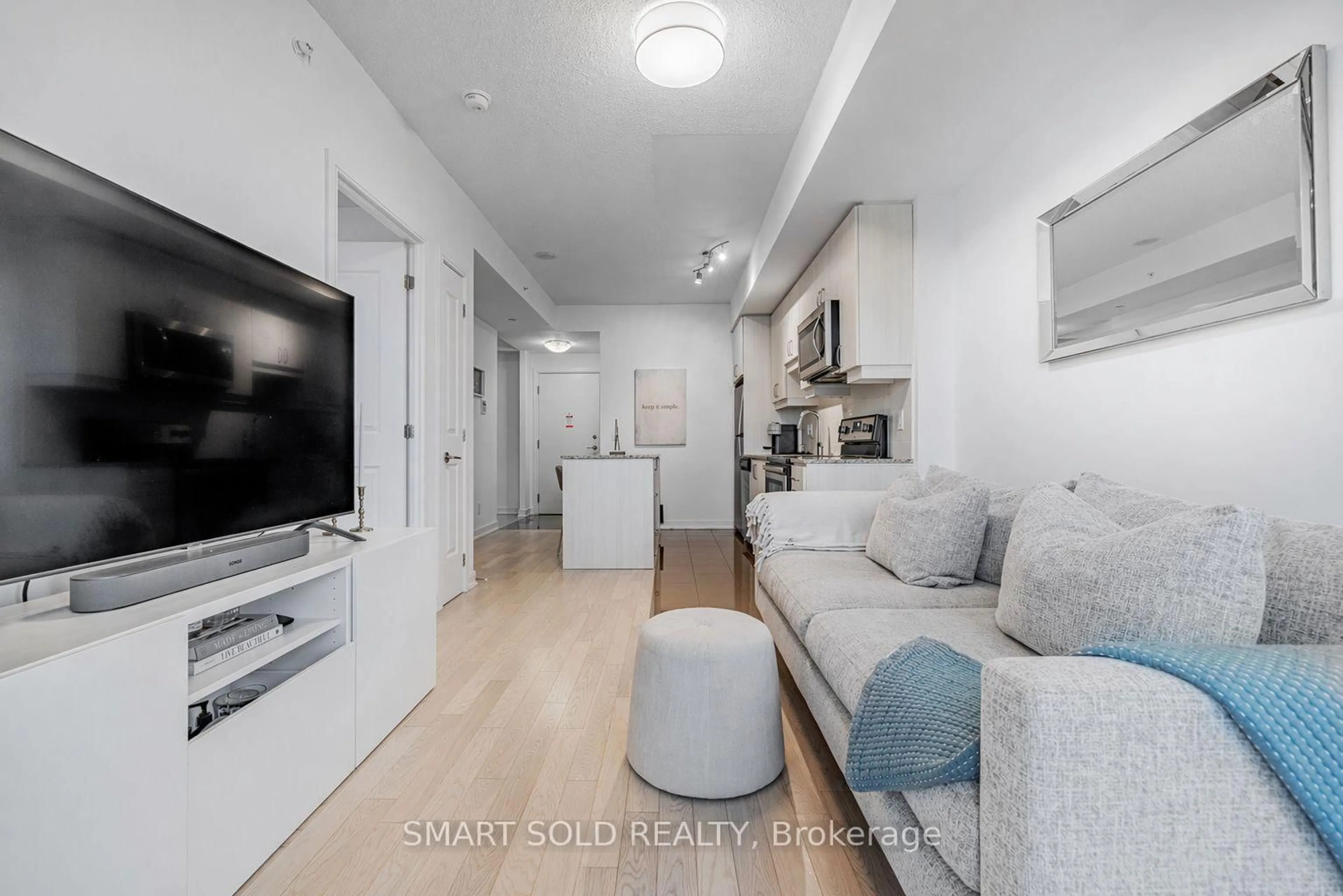 Living room with furniture, unknown for 9199 Yonge St #SE403, Richmond Hill Ontario L4C 1H7