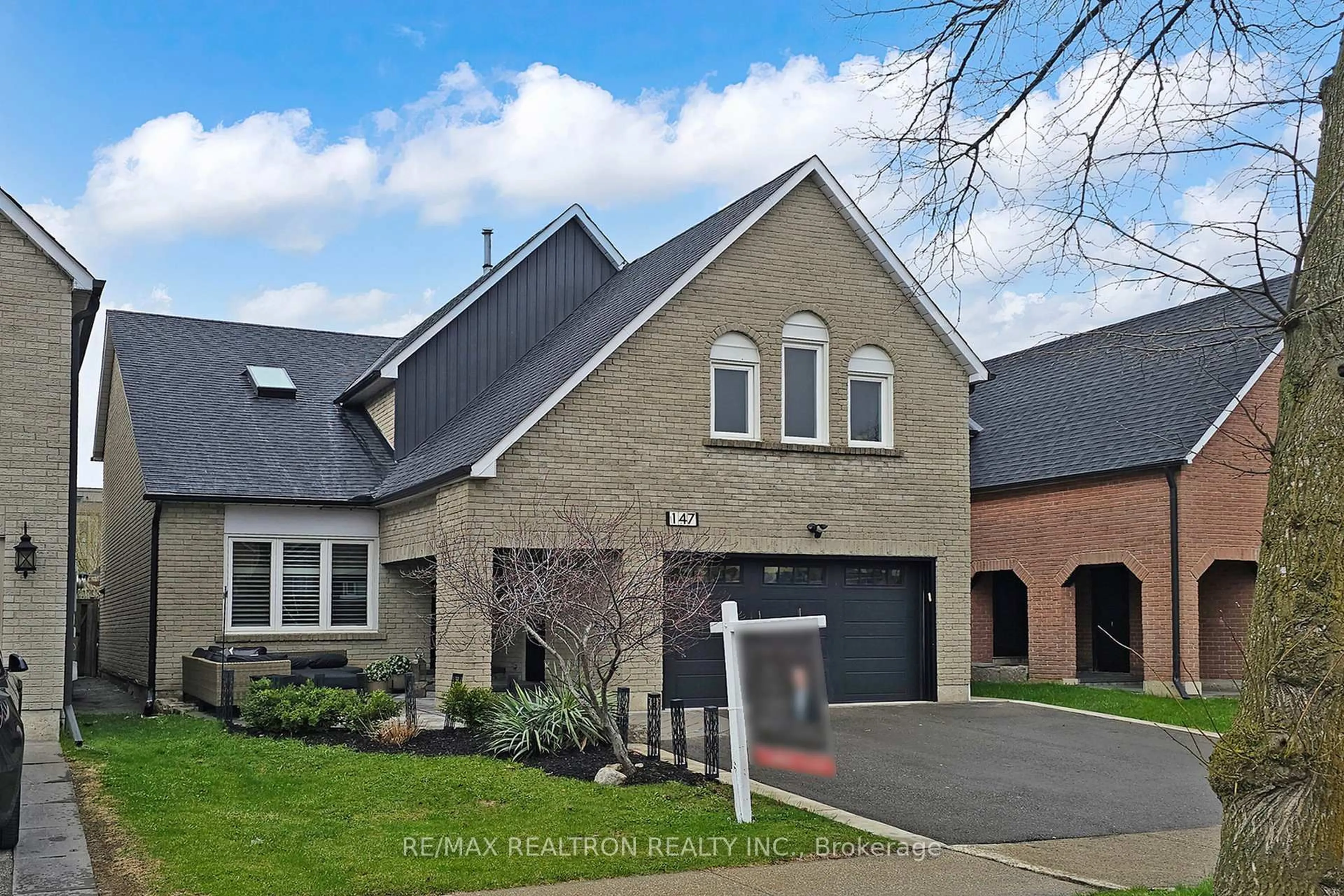 Home with brick exterior material, street for 147 Mcmorran Cres, Vaughan Ontario L4J 2T4