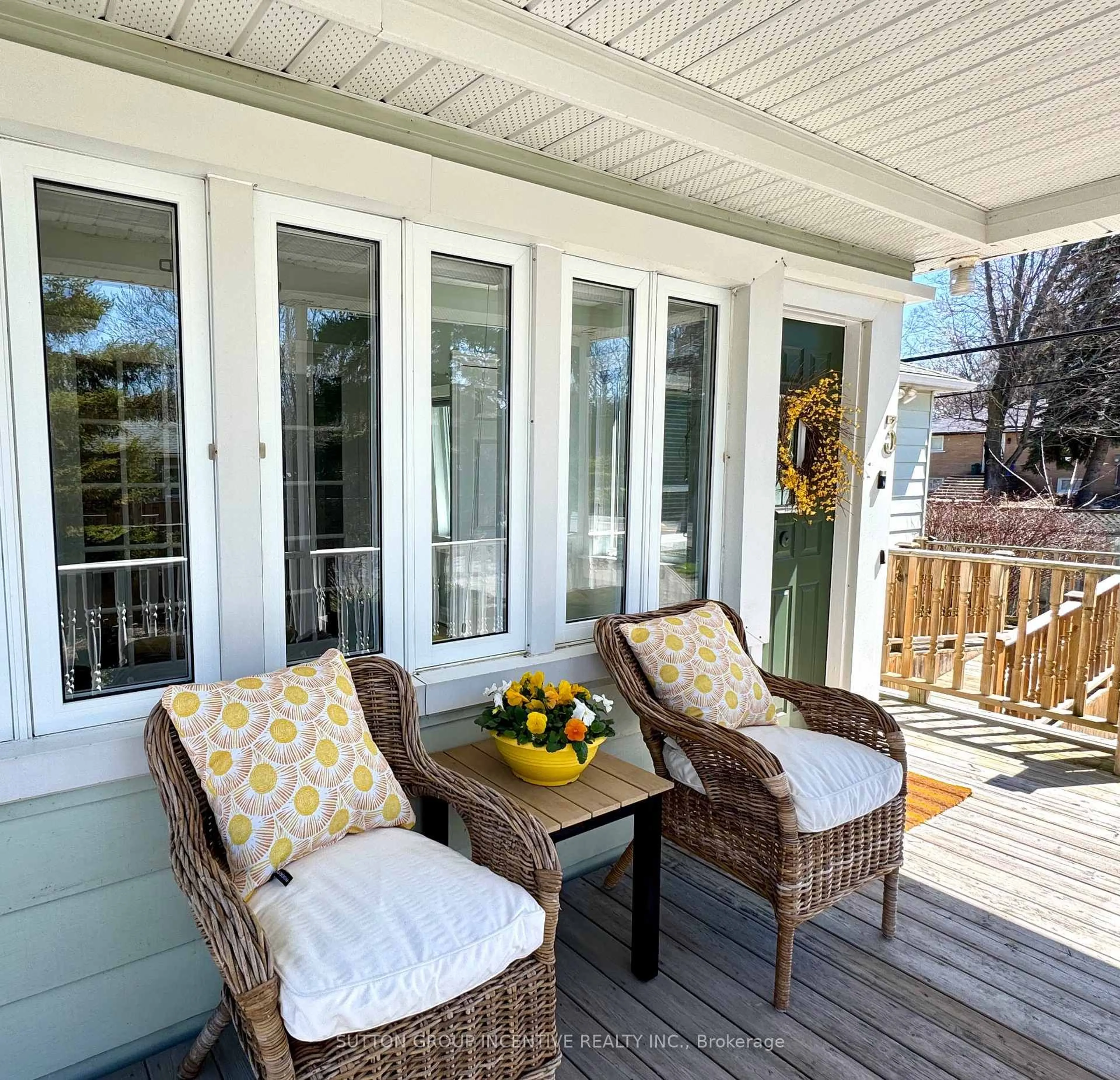 Patio, water/lake/river/ocean view for 3 Melody Lane, Georgina Ontario L0E 1L0