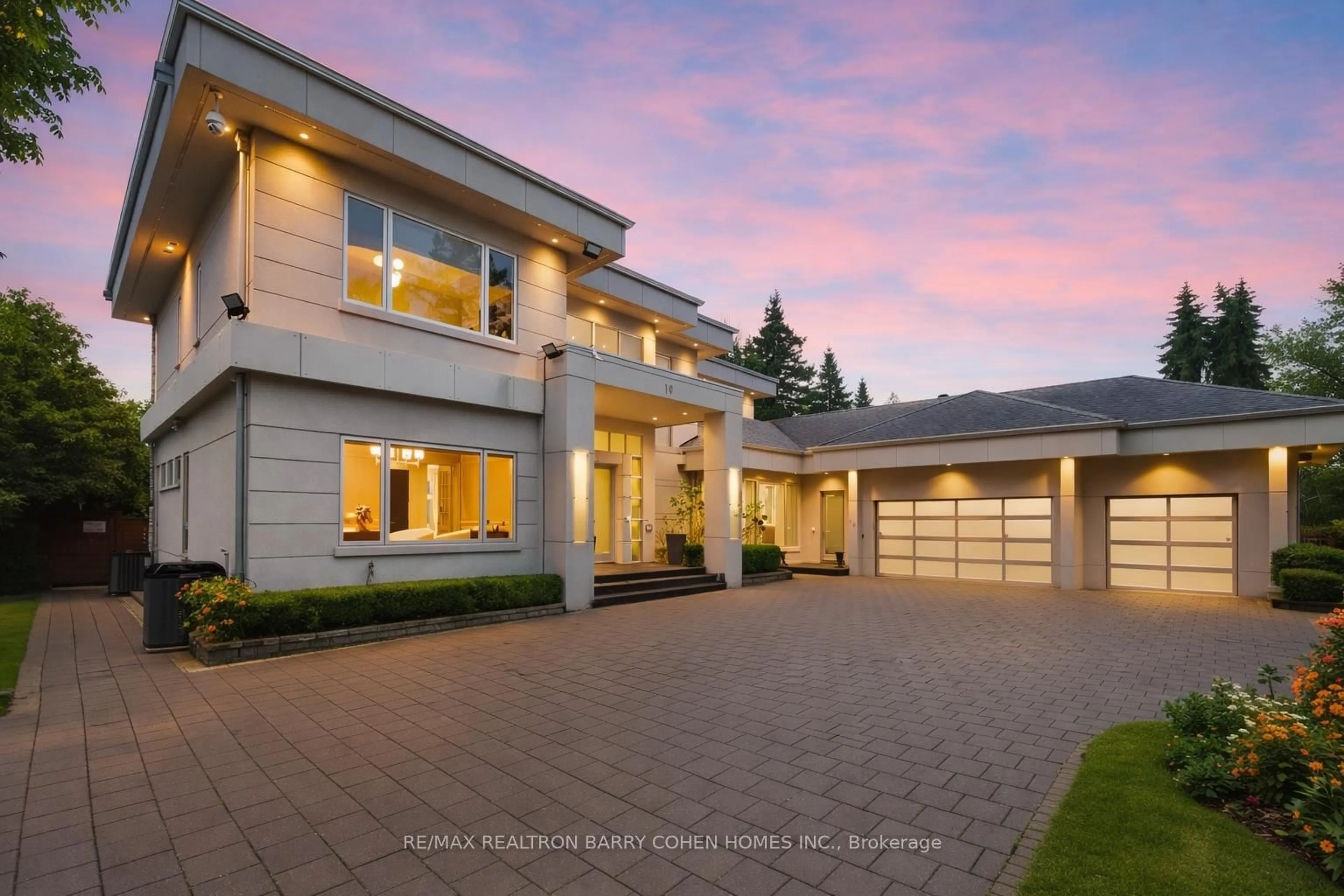 Home with brick exterior material, street for 19 Maryvale Cres, Richmond Hill Ontario L4C 6P6