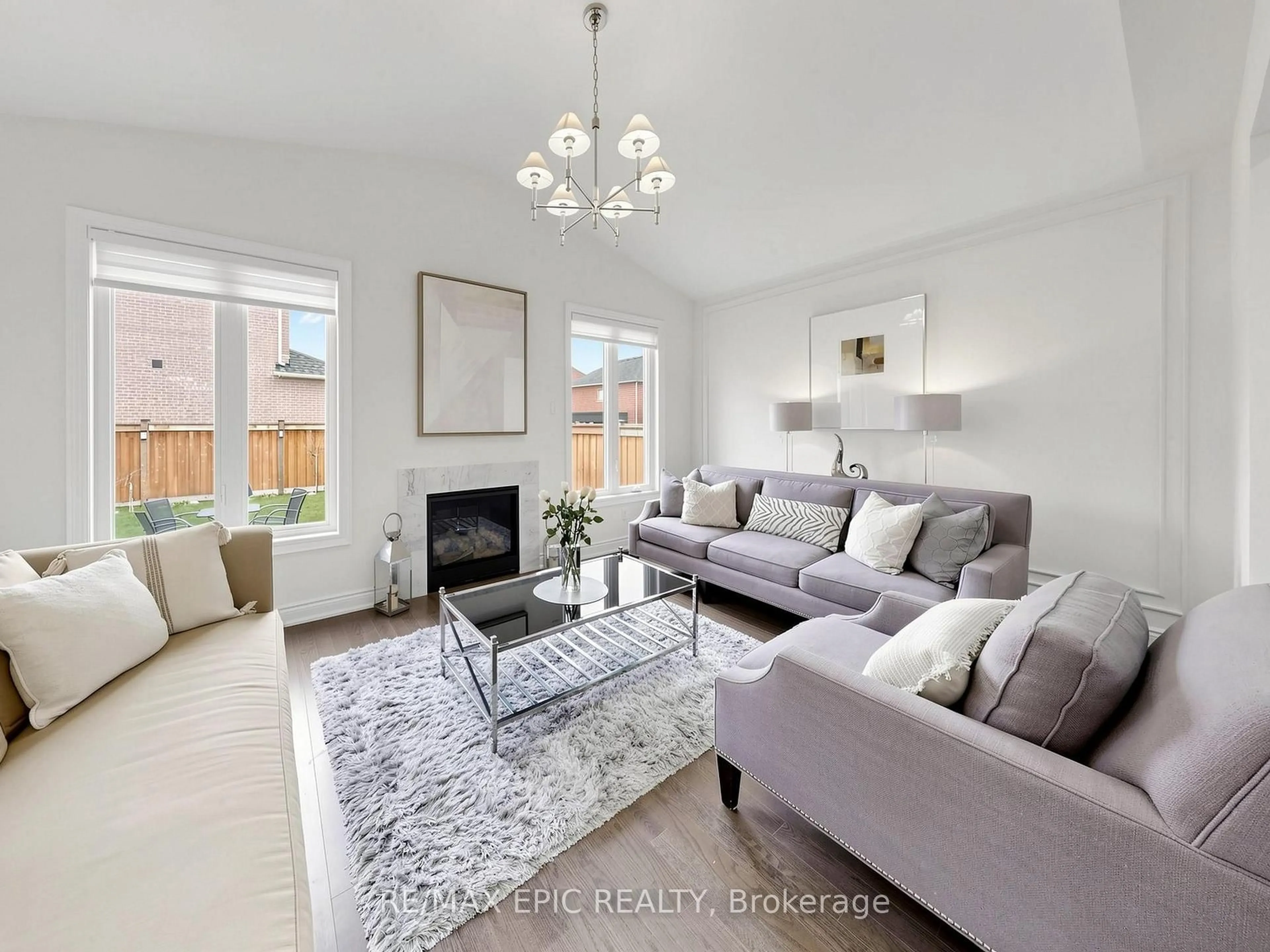 Living room with furniture, unknown for 122 Scarlet Way, Bradford West Gwillimbury Ontario L3Z 4J2