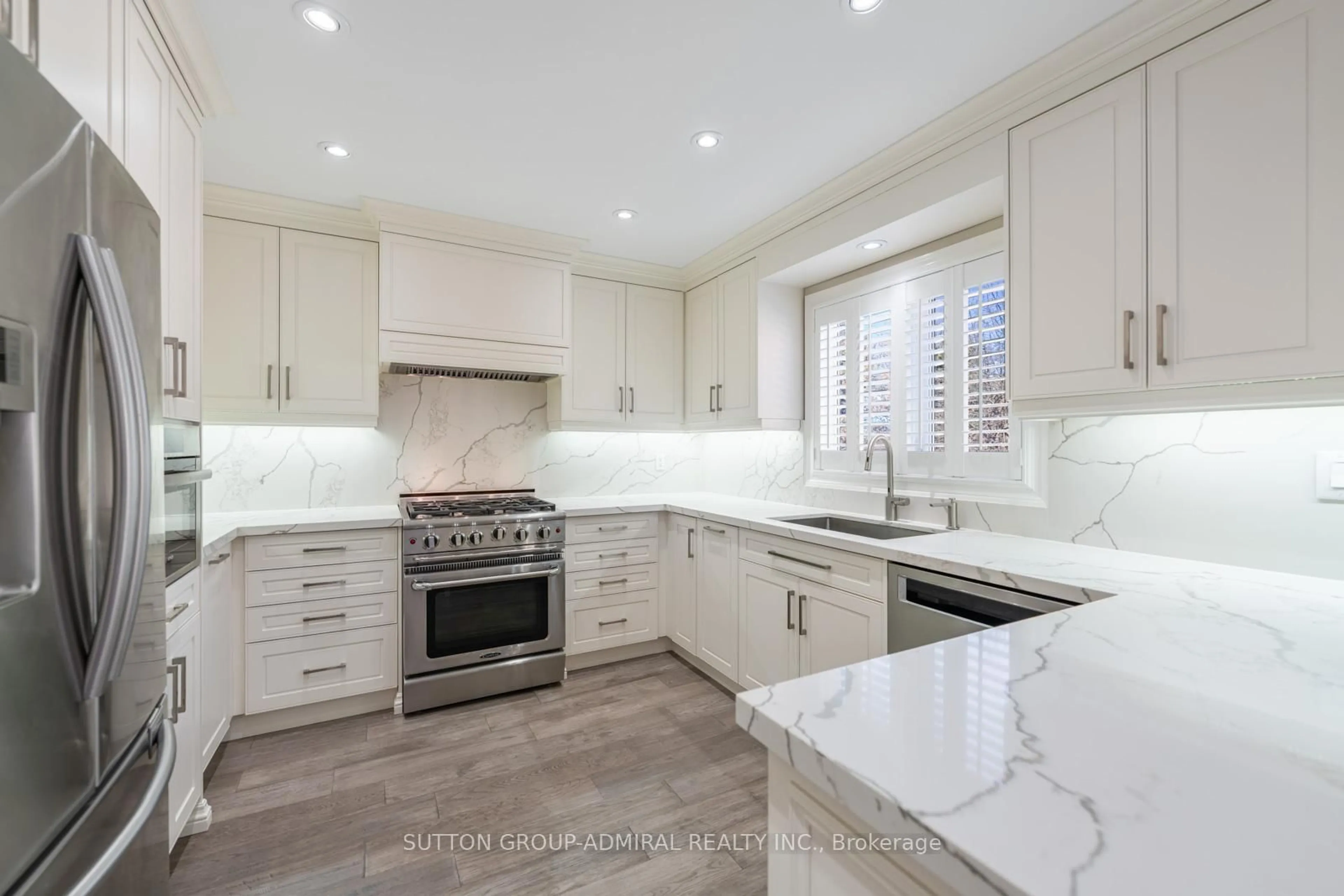Contemporary kitchen, ceramic/tile floor for 150 Rockwood Cres, Vaughan Ontario L4J 7W1