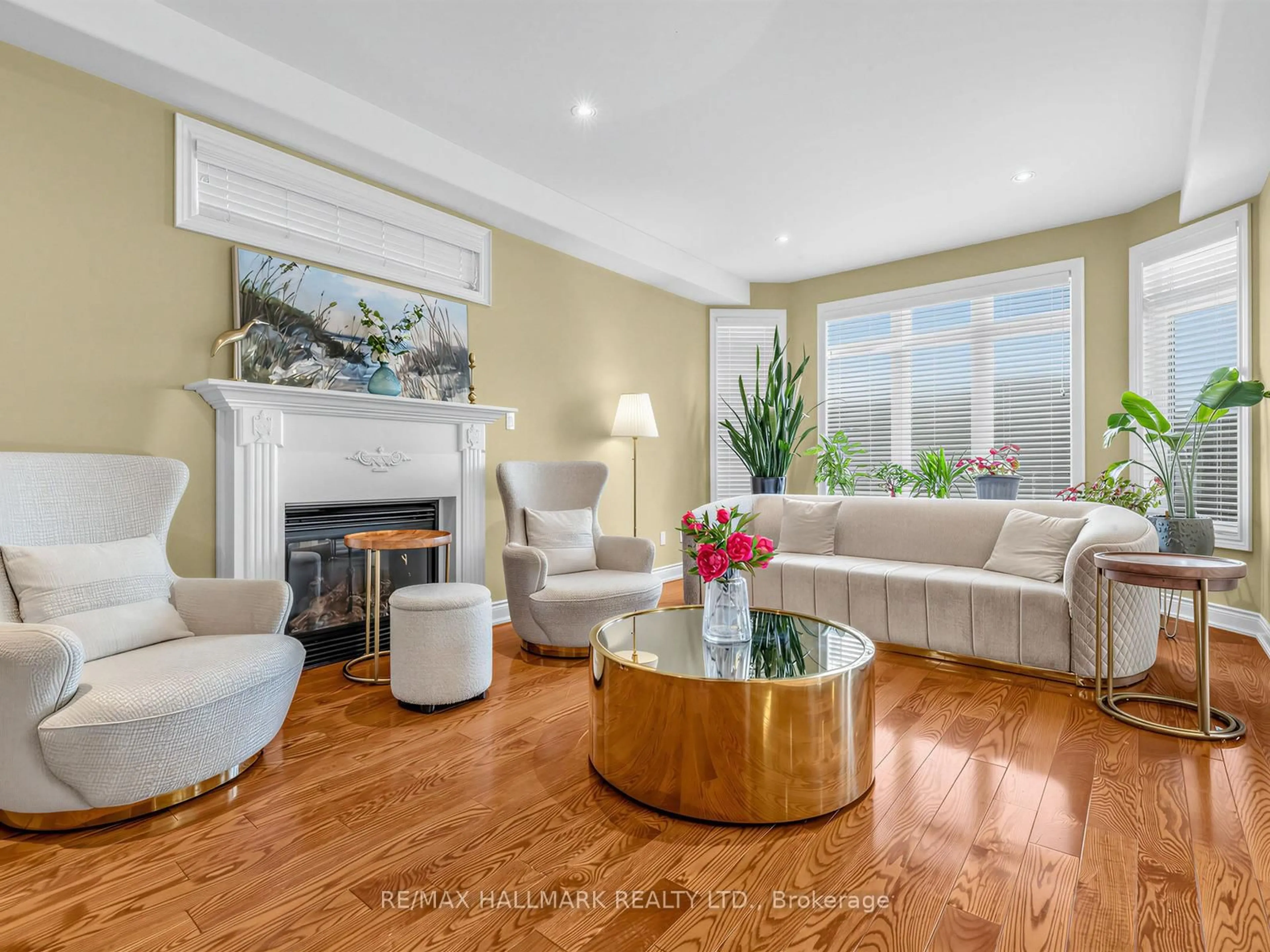 Living room with furniture, wood/laminate floor for 69 B Elm Grove Ave, Richmond Hill Ontario L4E 2V4