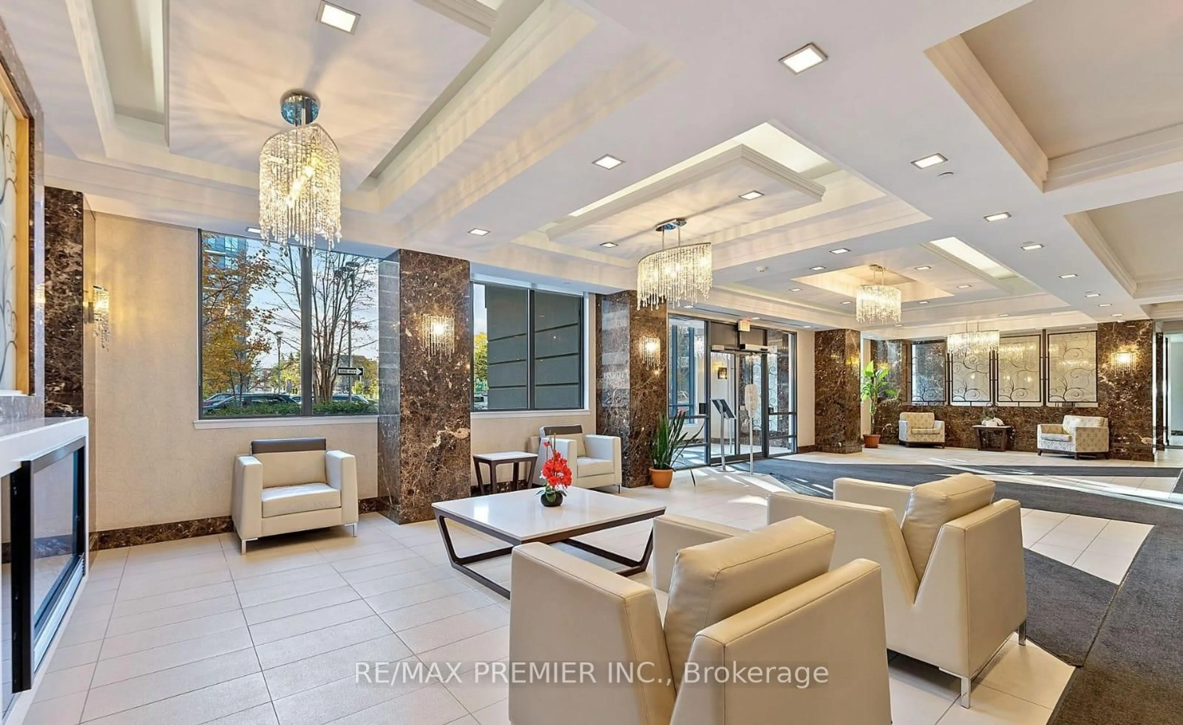 Indoor foyer for 372 Highway 7 #318, Richmond Hill Ontario L4B 0C6