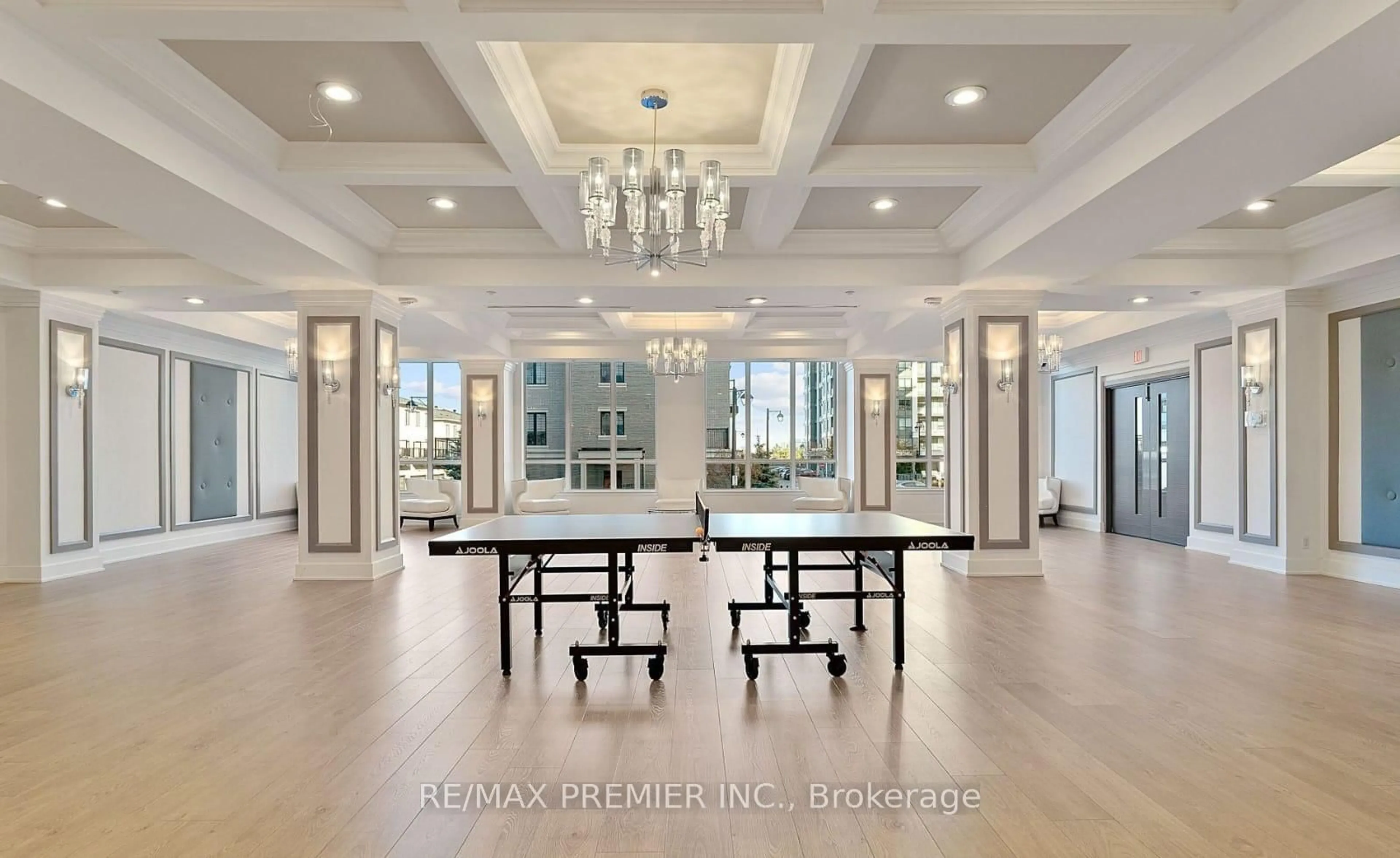 Indoor foyer for 372 Highway 7 #318, Richmond Hill Ontario L4B 0C6