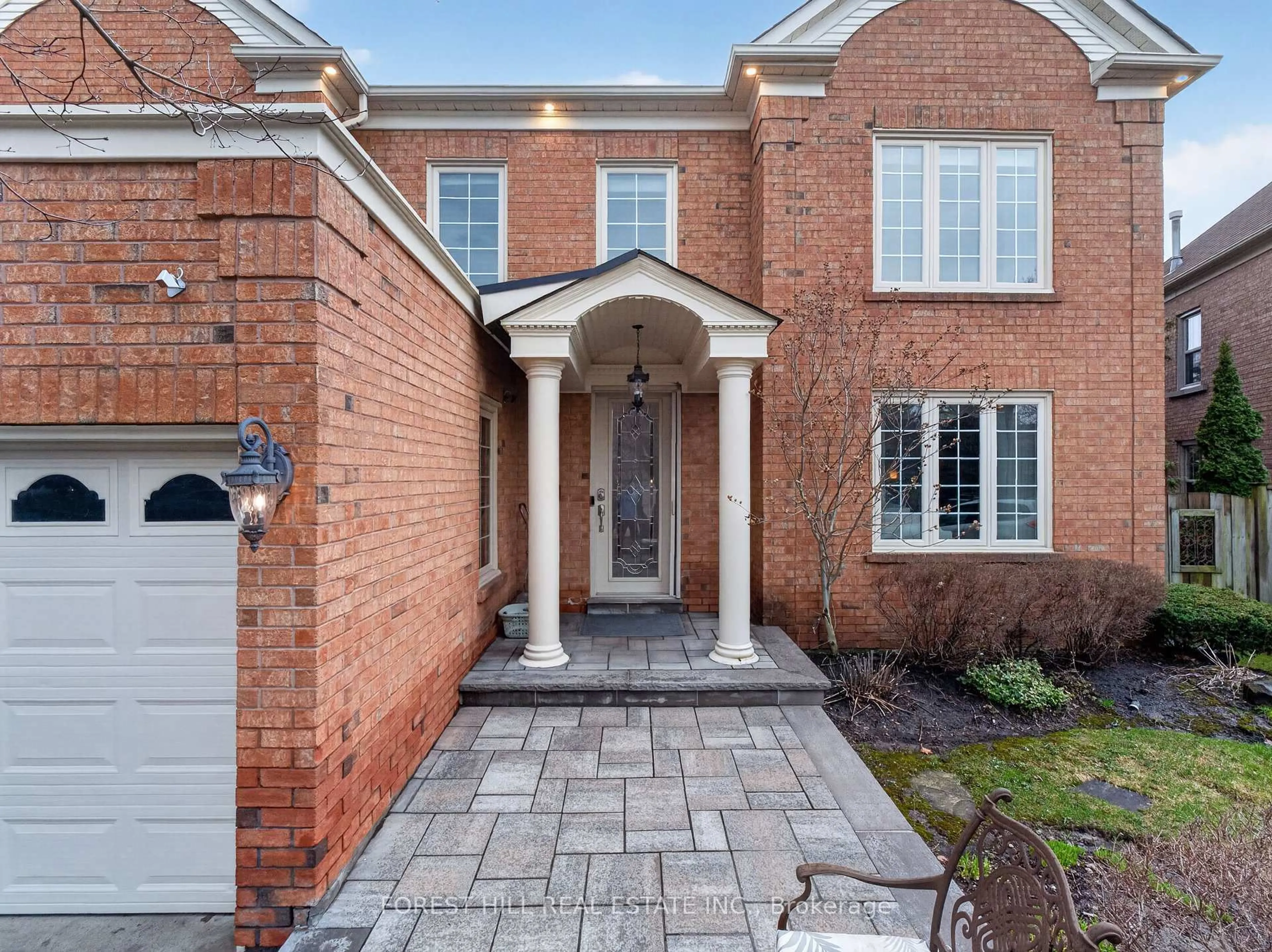 Home with brick exterior material, street for 60 Gatcombe Circ, Richmond Hill Ontario L4C 9P5