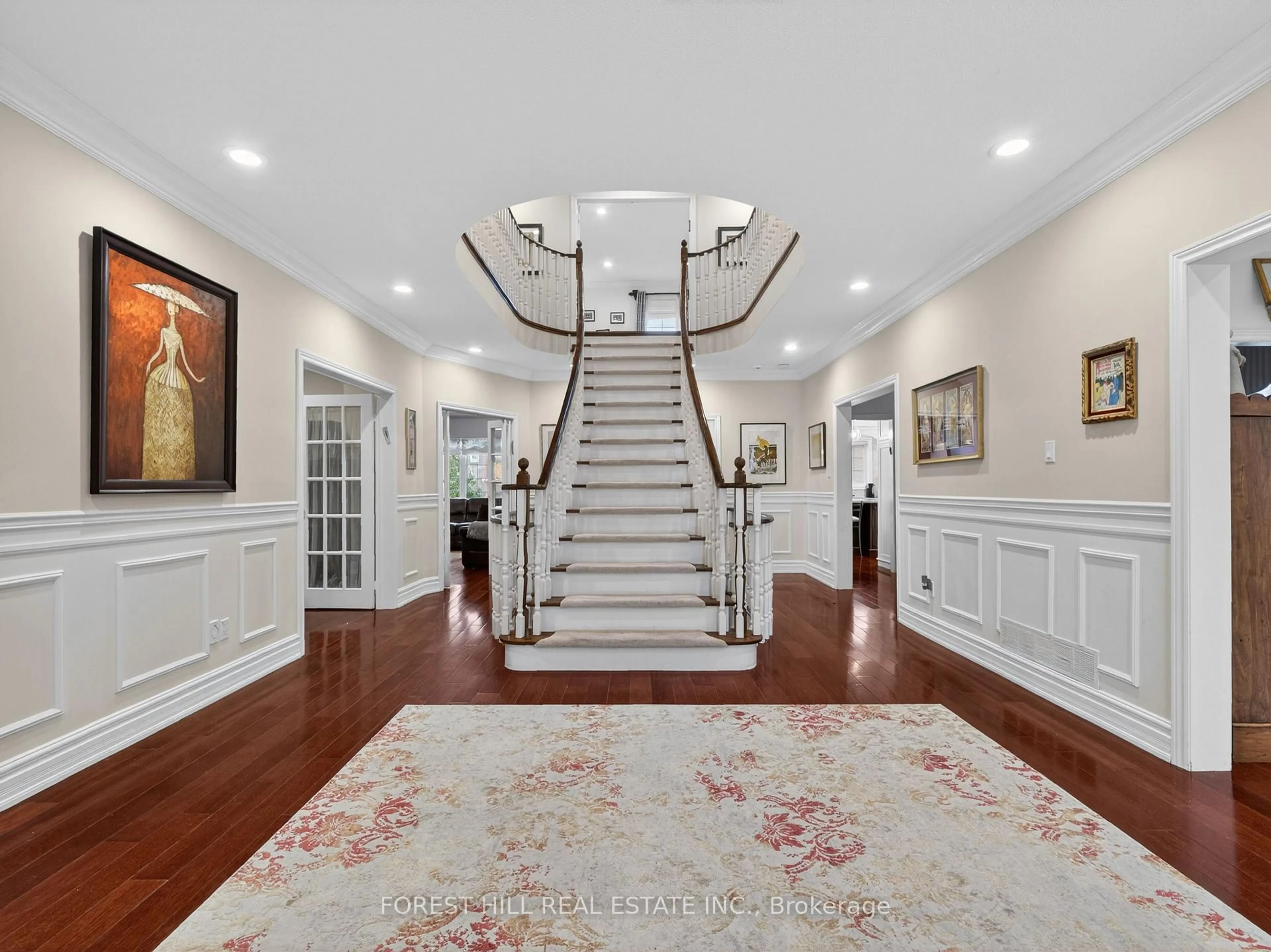Indoor foyer for 60 Gatcombe Circ, Richmond Hill Ontario L4C 9P5
