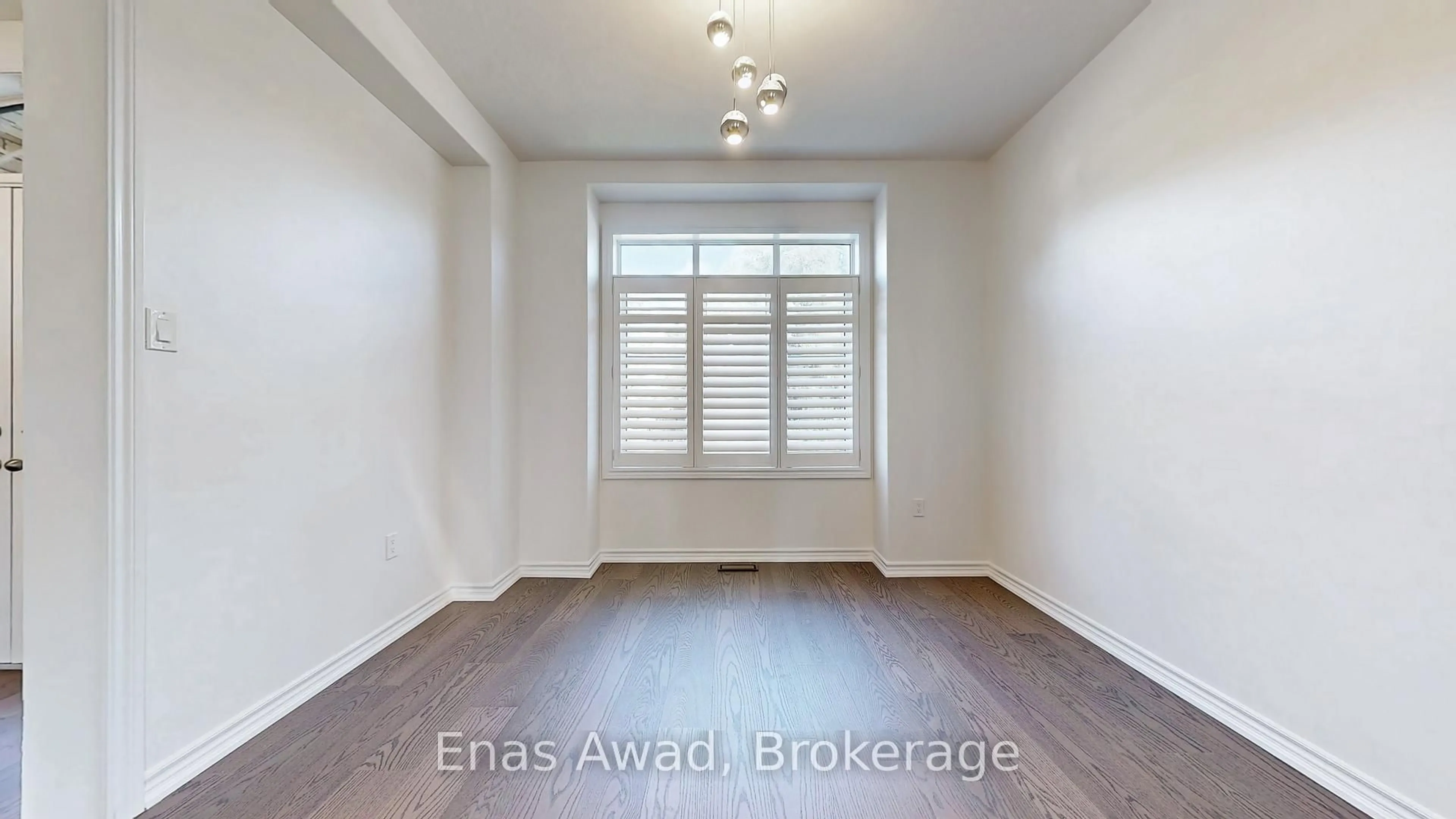 A pic of a room for 1449 Gilford Rd, Innisfil Ontario L0L 1R0