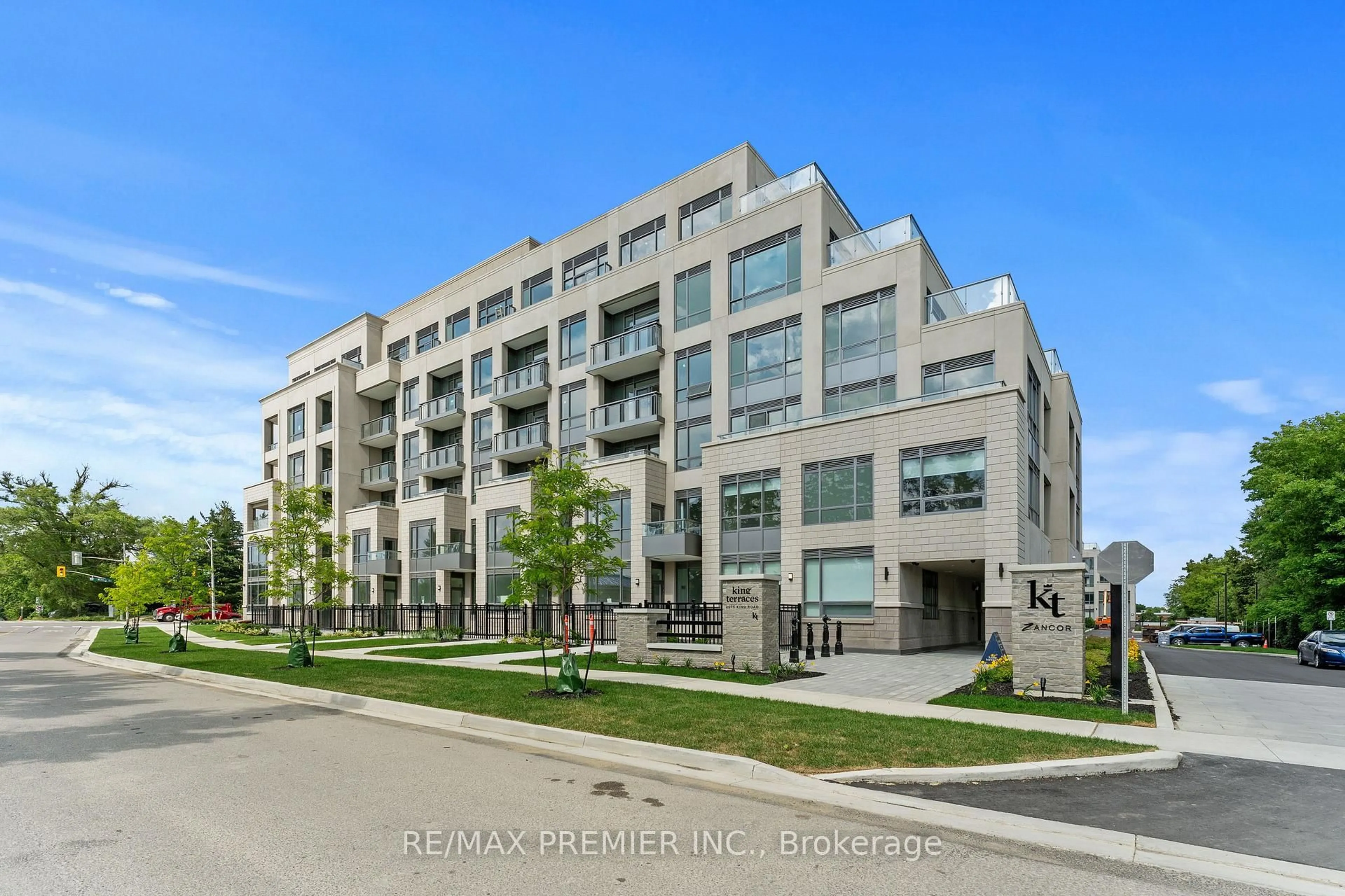 Unknown for 2075 King Rd #435, King Ontario L7B 0R6