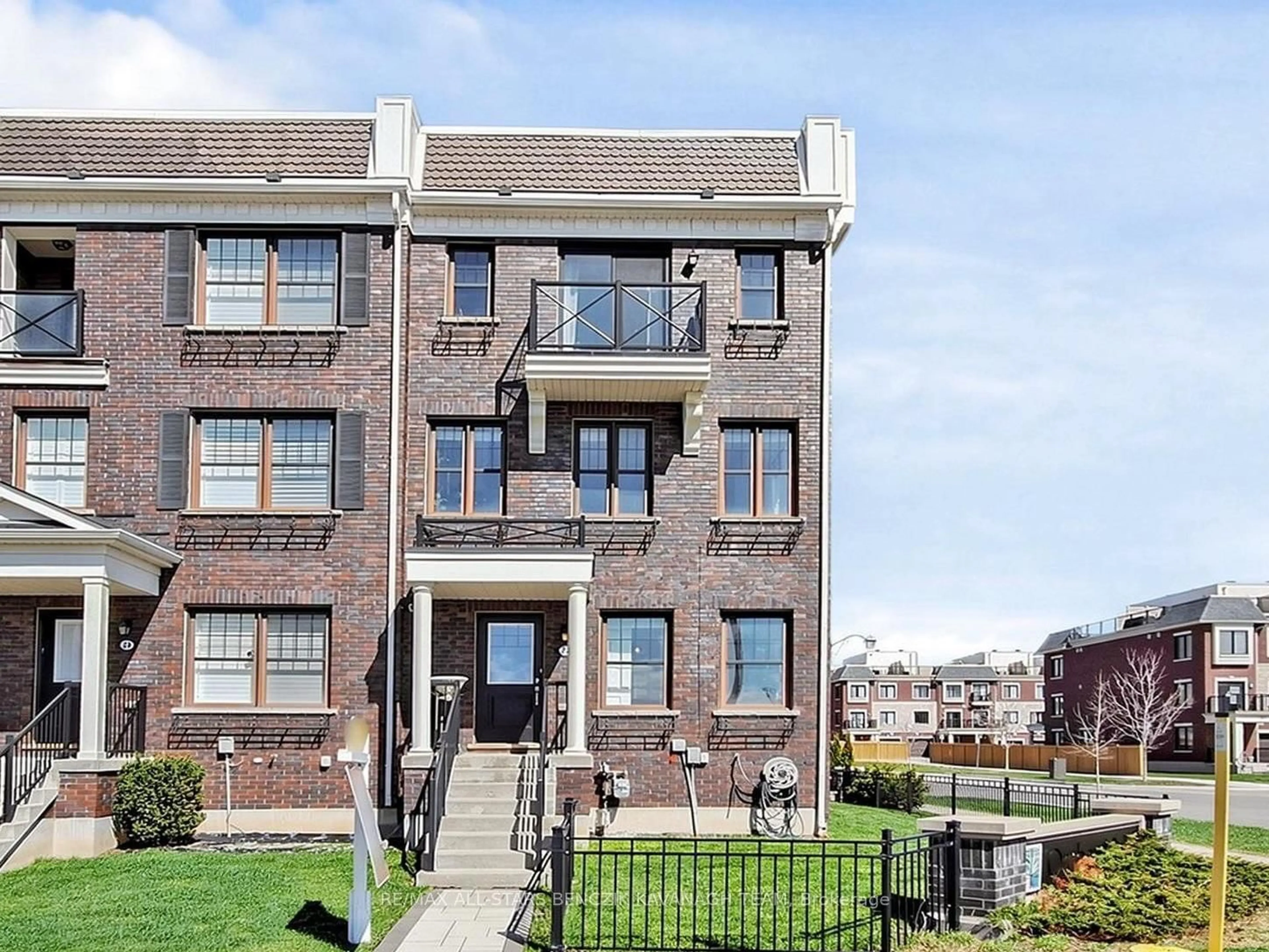 Home with brick exterior material, street for 22 Baker Hill Blvd, Whitchurch-Stouffville Ontario L4A 1Y6