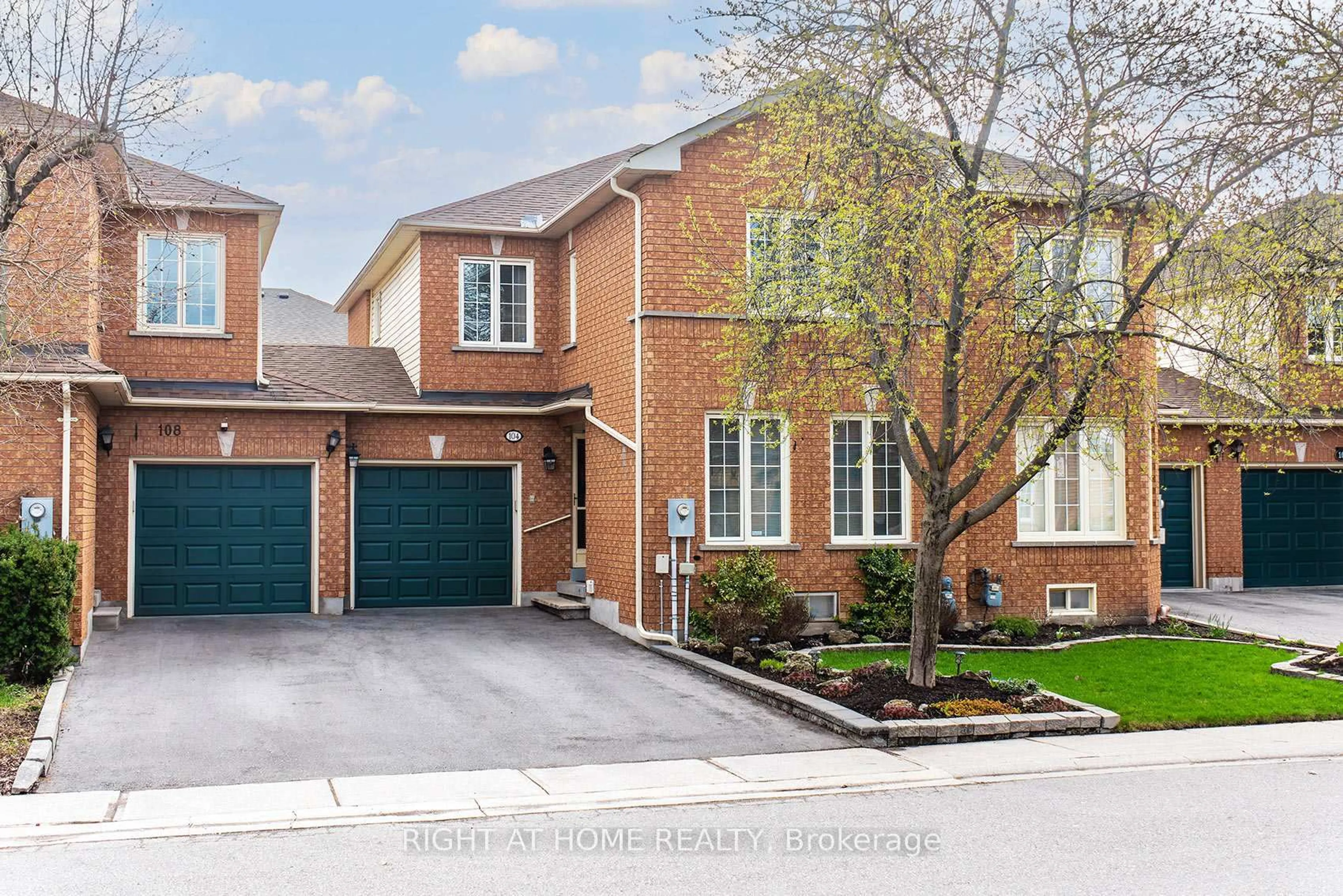 Home with brick exterior material, street for 104 Pinedale Gate, Vaughan Ontario L4L 8X3