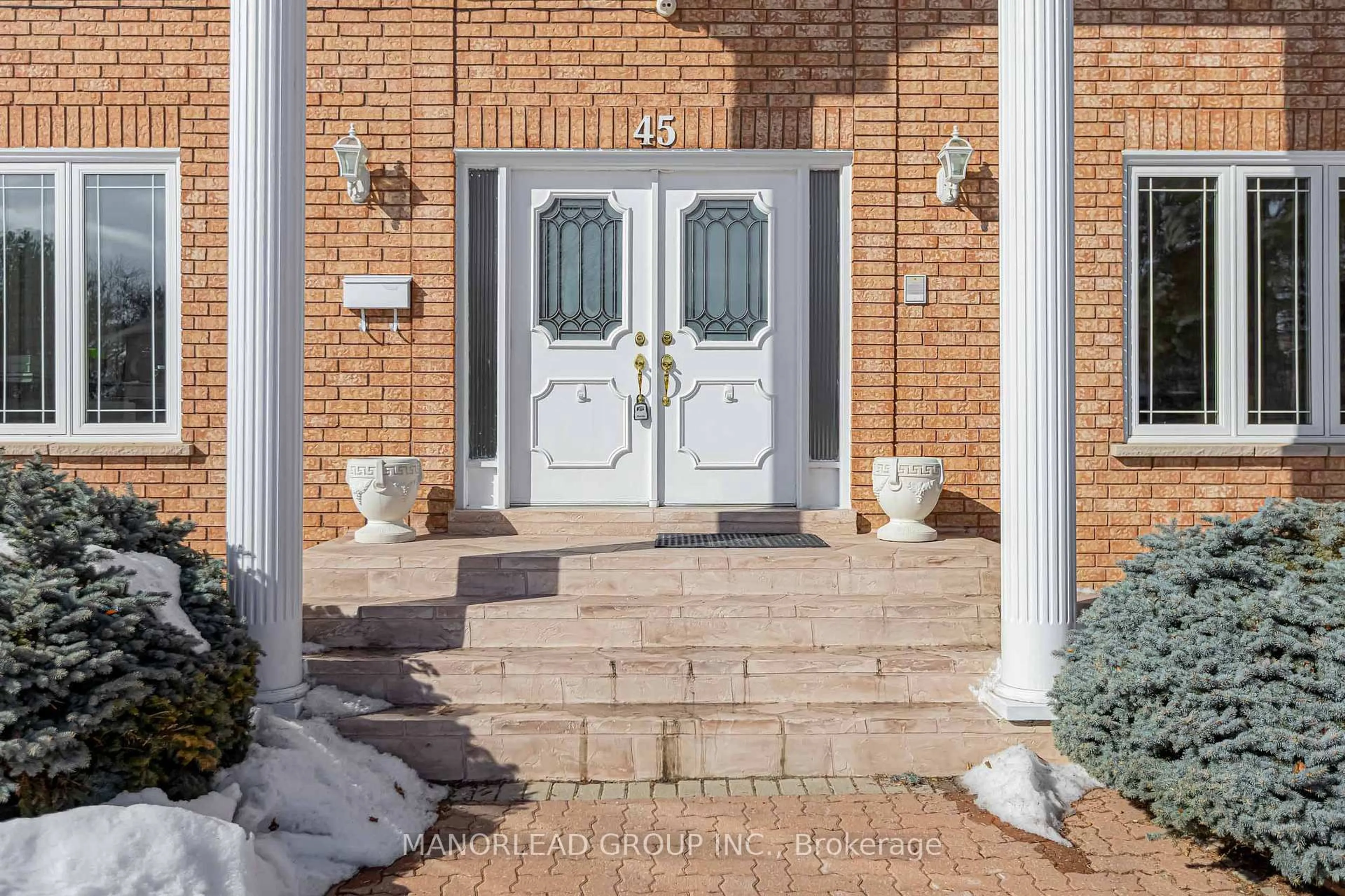 Indoor entryway for 45 Aitken Circ, Markham Ontario L3R 7L3