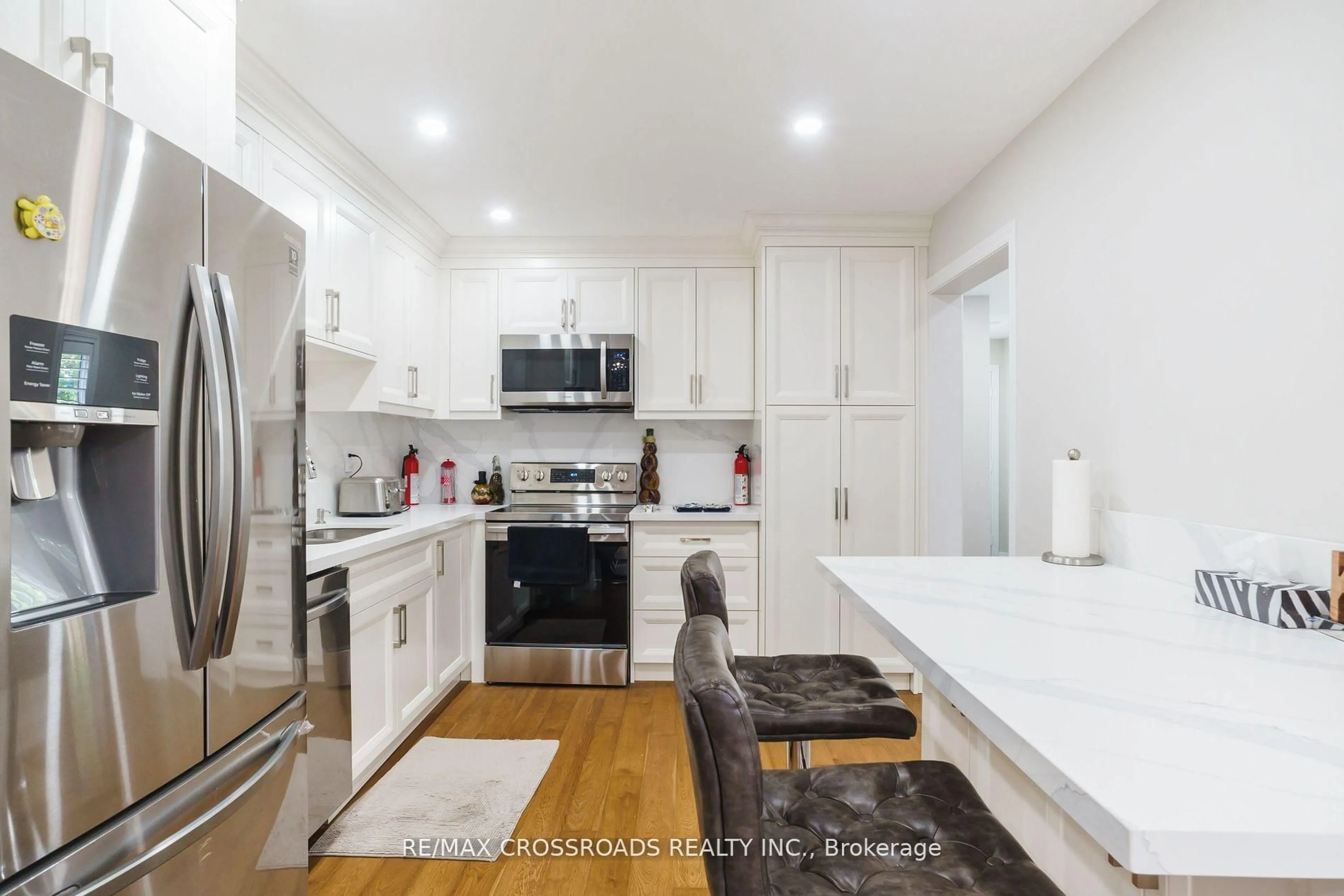 Open concept kitchen, unknown for 50 Widdifield Ave, Newmarket Ontario L3X 1Z4