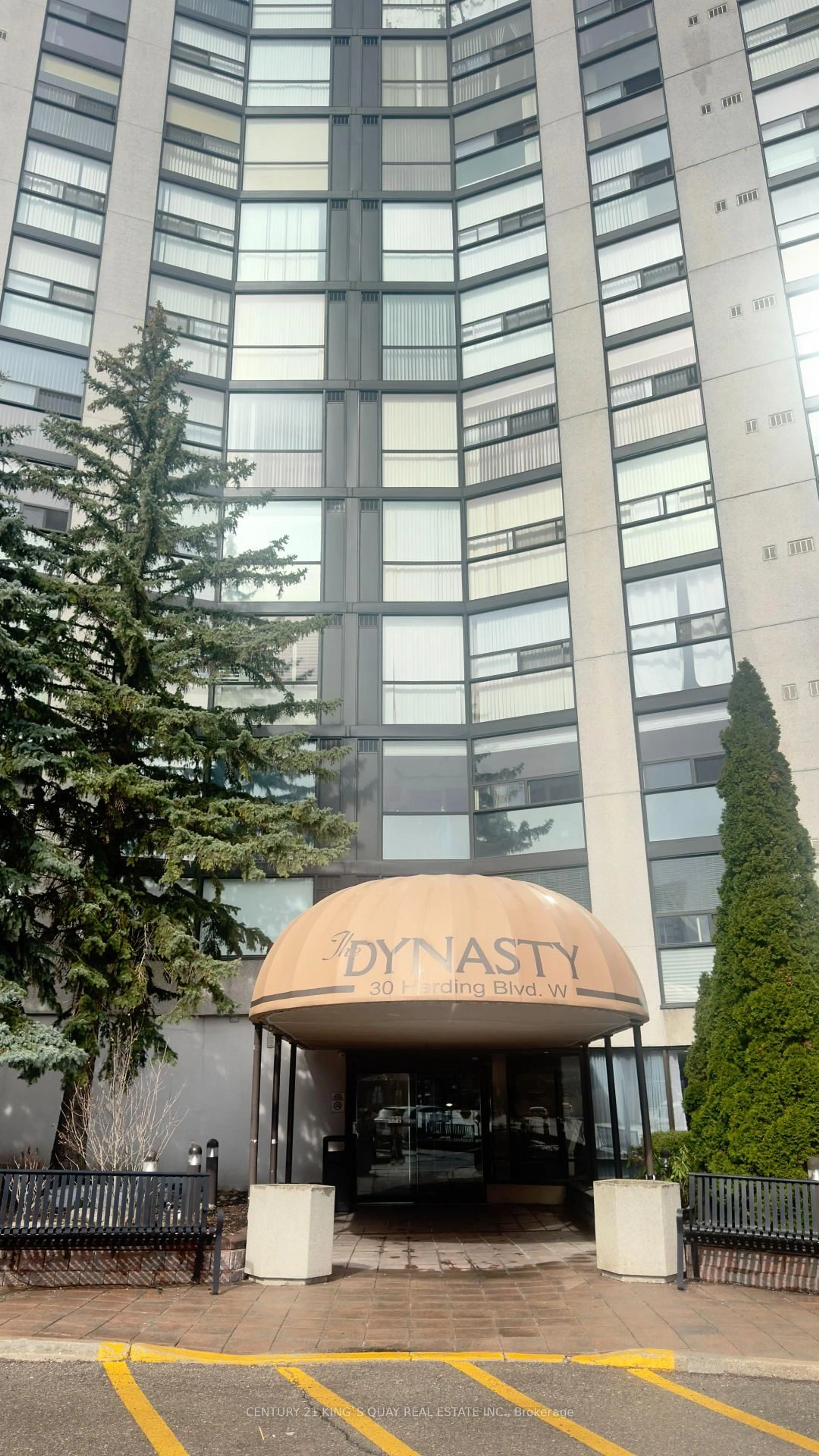 Lobby for 30 Harding Blvd #401, Richmond Hill Ontario L4C 9M3