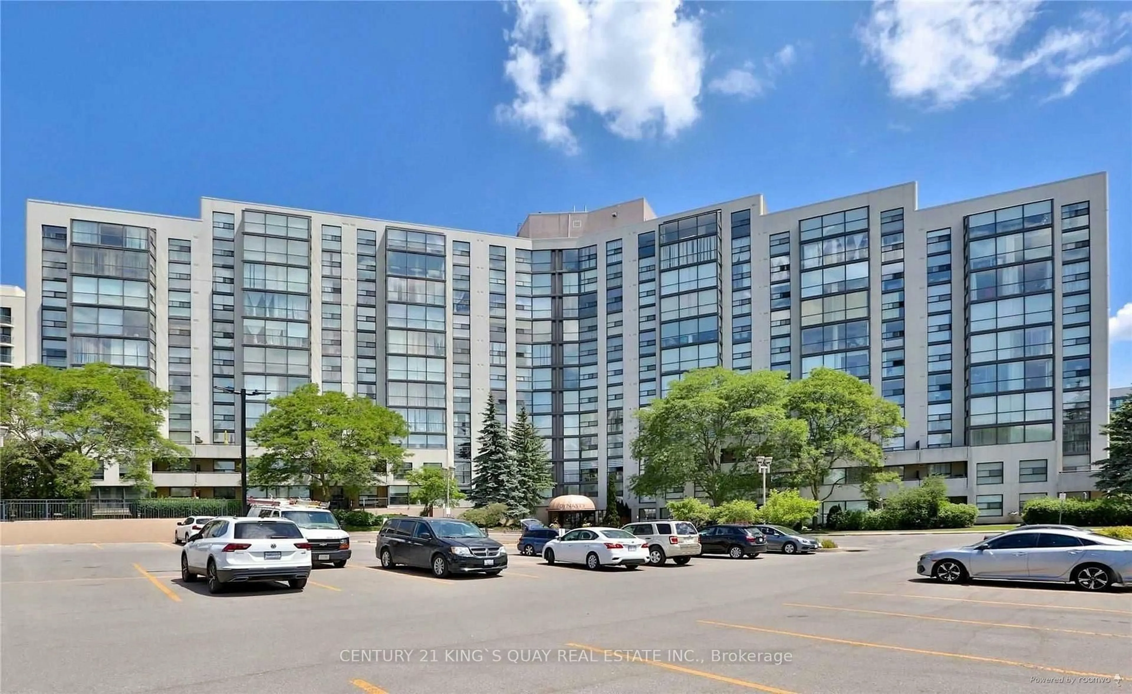 Indoor foyer for 30 Harding Blvd #401, Richmond Hill Ontario L4C 9M3