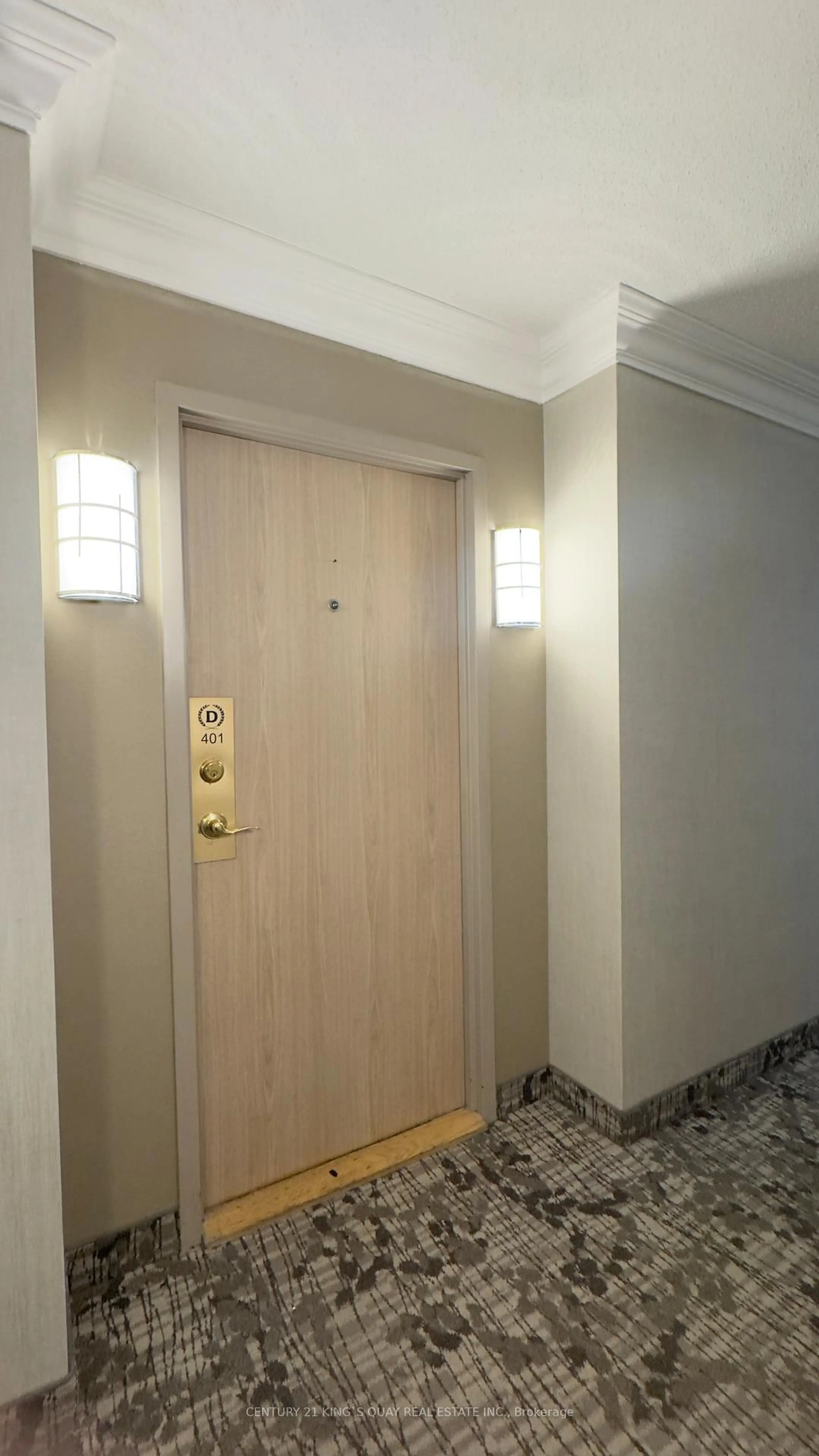 Indoor foyer for 30 Harding Blvd #401, Richmond Hill Ontario L4C 9M3