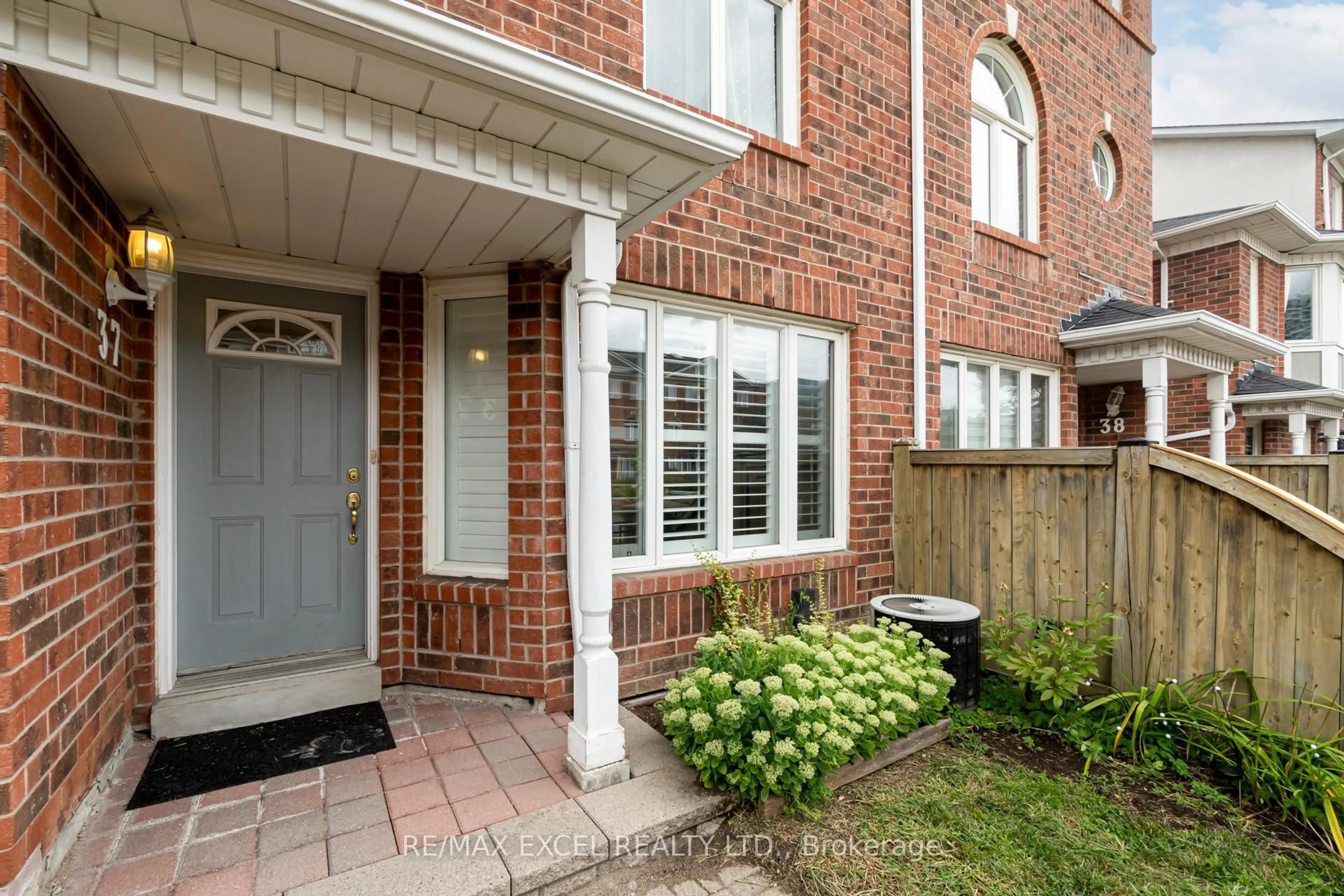 Home with brick exterior material, street for 18 Clark Ave #37, Vaughan Ontario L4J 8H1