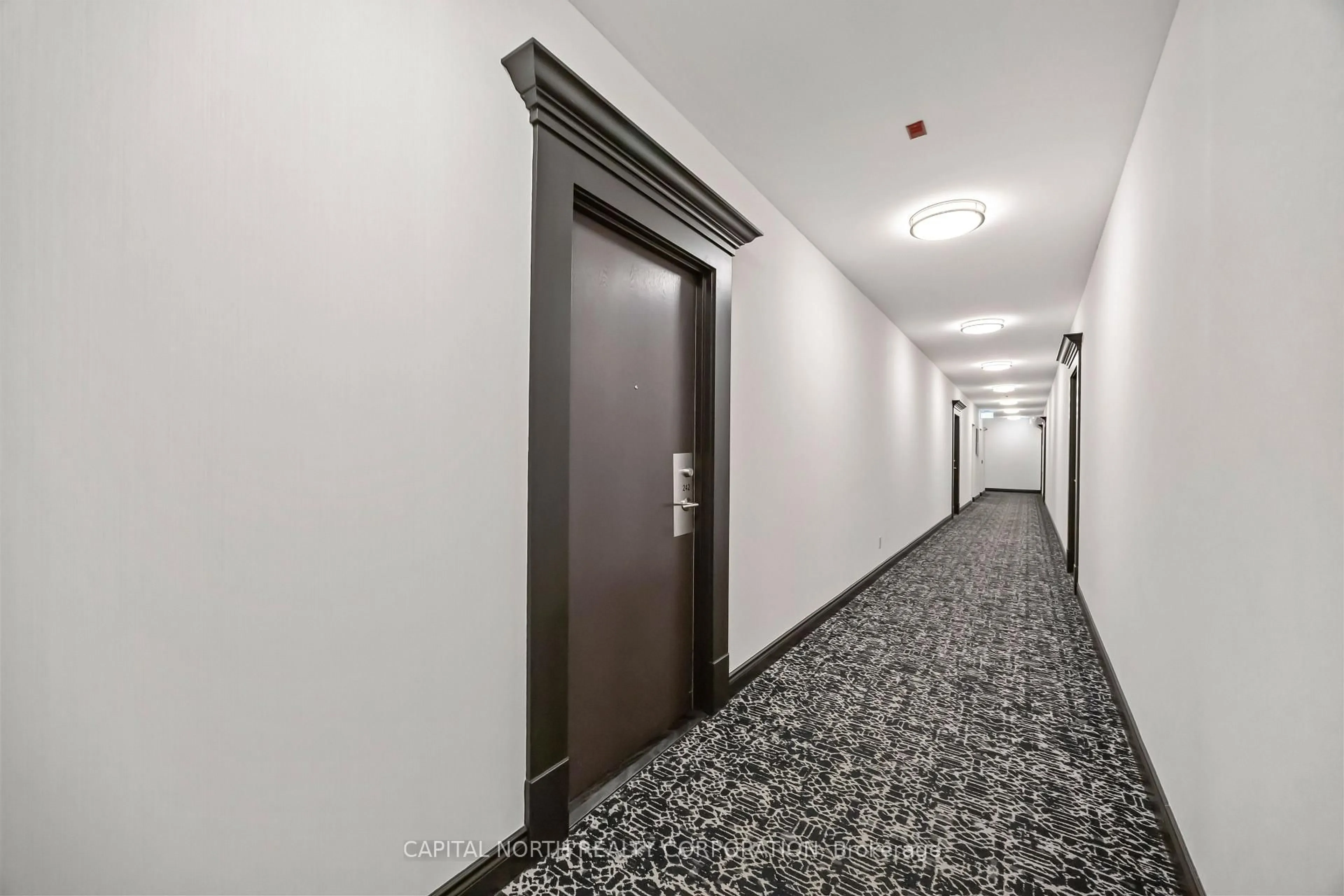Indoor foyer for 281 Woodbridge Ave #242, Vaughan Ontario L4L 0C6